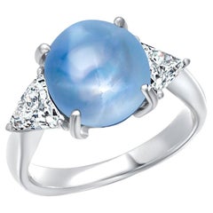 18K White Gold Triangle Diamond Ring with GIA-Certified No-Heat Star Sapphire