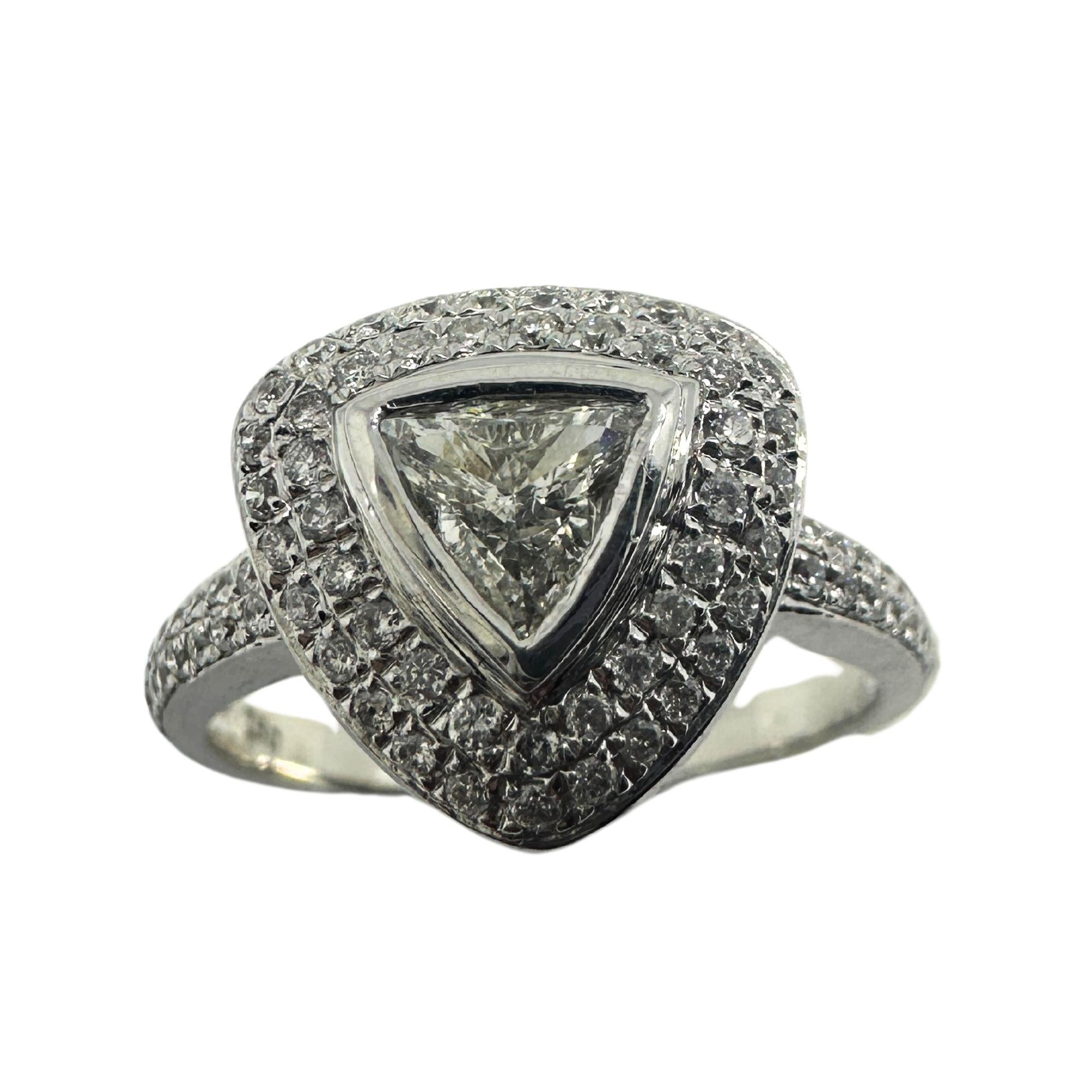 18k Trilliant Cut Diamond Ring
Condition: In good condition with some minor surface wear consistent with age.
Ring size: 6.75
Markings: “T864” 