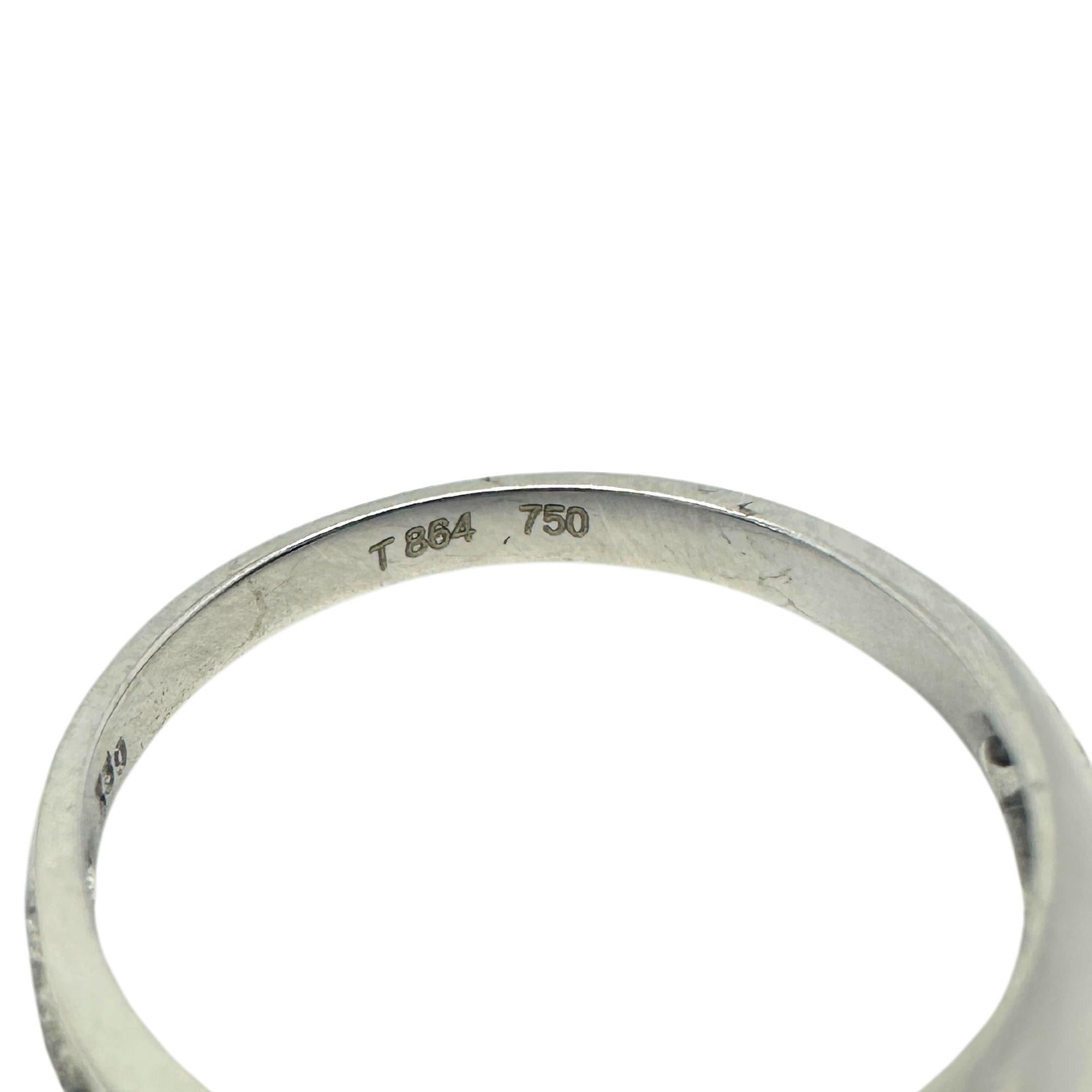 18k White Gold Trilliant Cut Diamond Ring In Good Condition For Sale In New York, NY