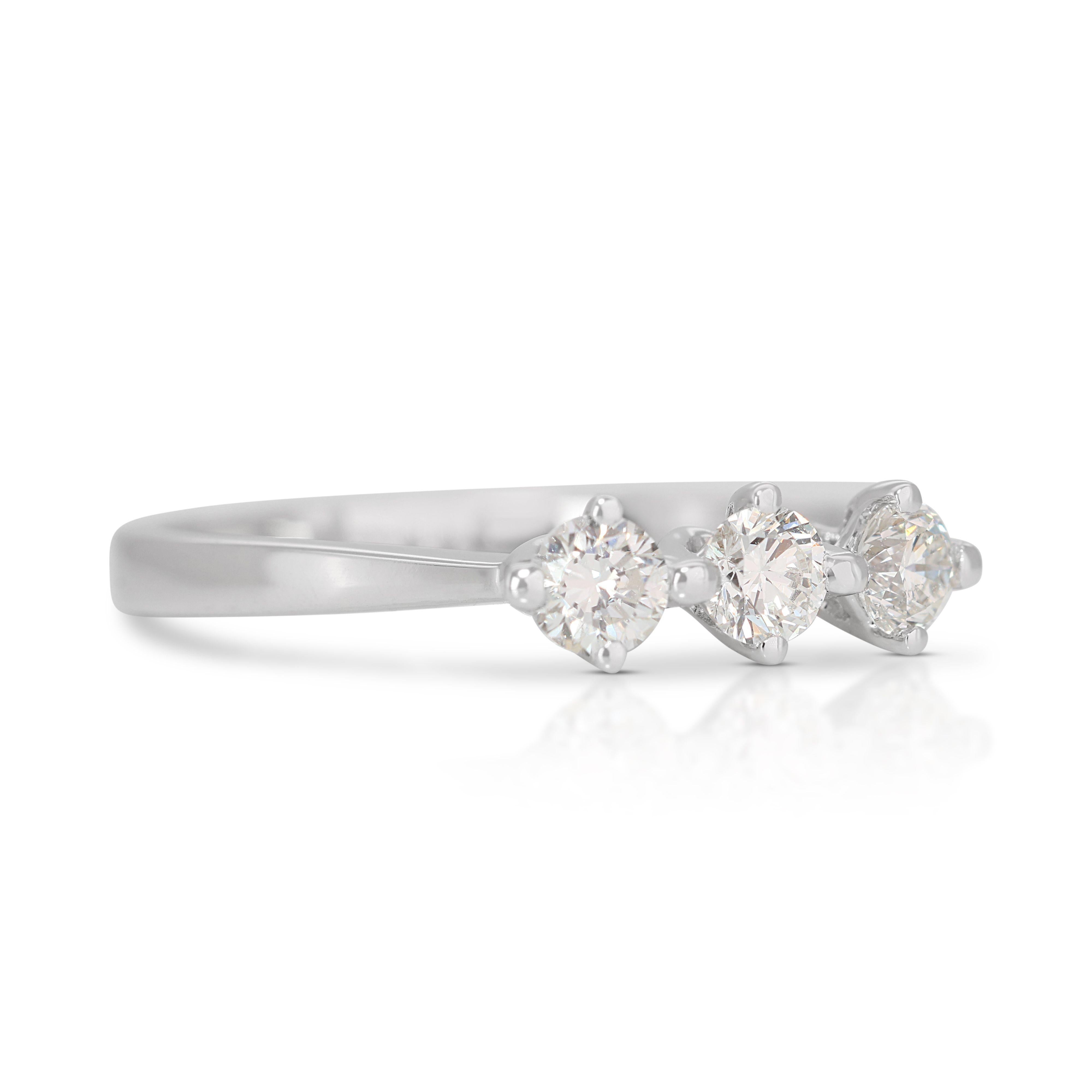 Women's 18K White Gold Trio of Diamonds Ring For Sale