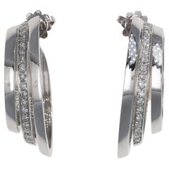 Pendientes de aro triple de oro blanco de 18 quilates con pavé central de diamantes