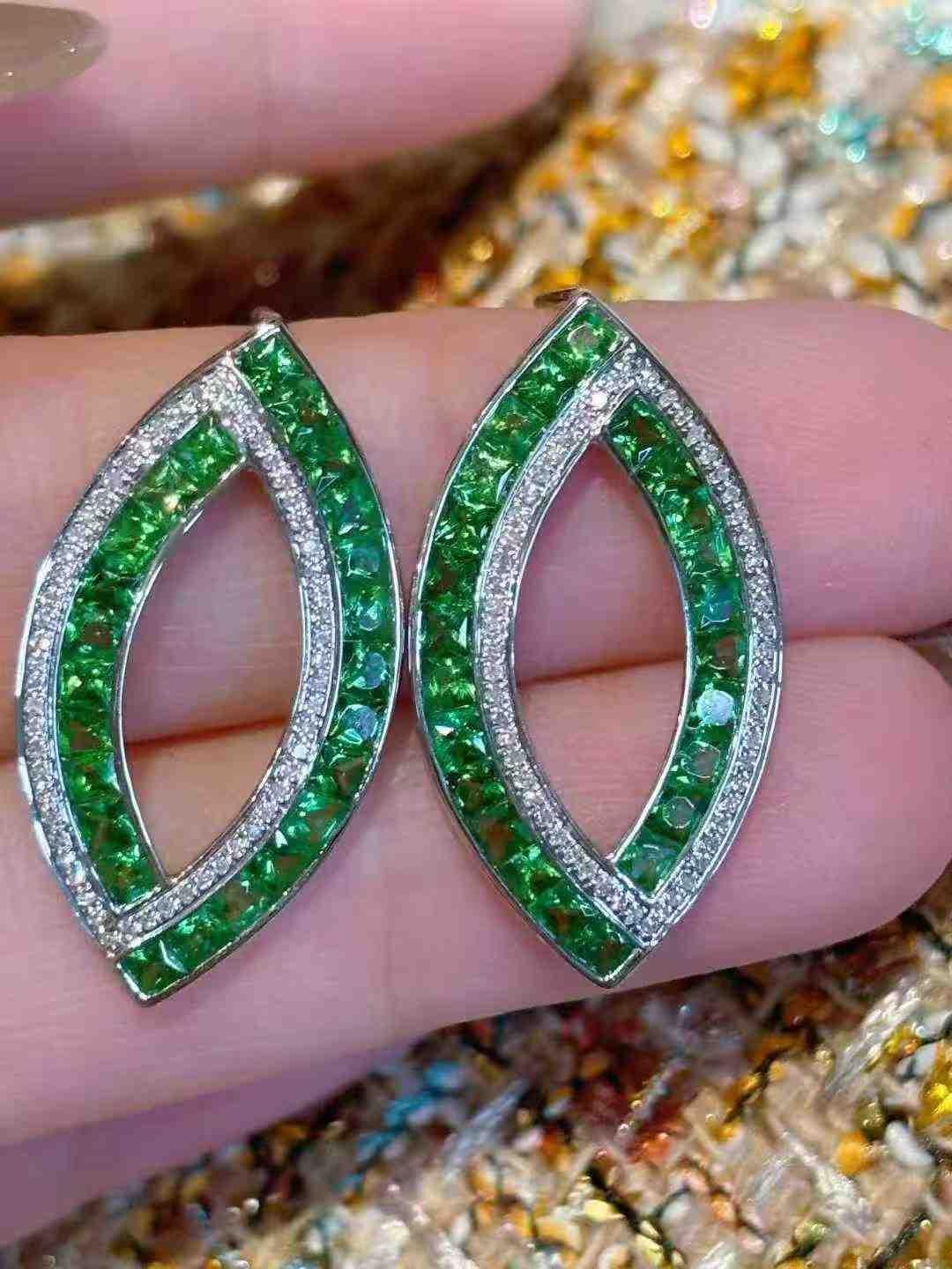 18K White Gold Tsavorite & Diamond Stud Hoop Earrings For Sale 5