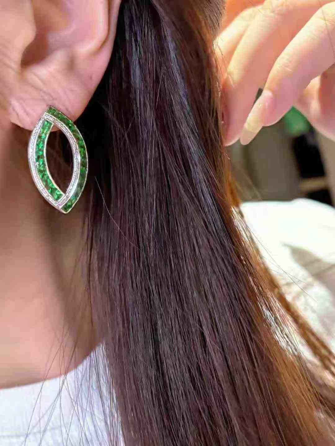 18K White Gold Tsavorite & Diamond Stud Hoop Earrings For Sale 7