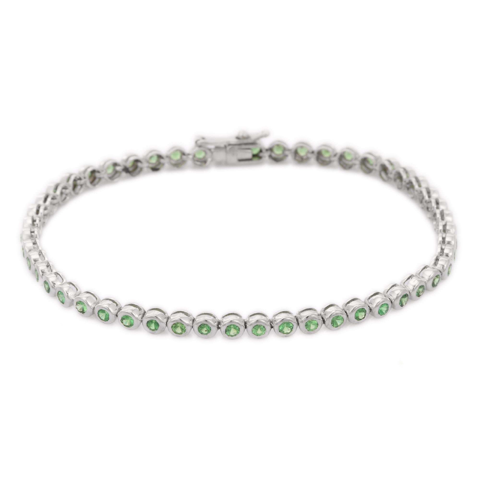 Art Deco 18k Solid White Gold Dainty Round Cut  Natural Tsavorite Tennis Bracelet For Her For Sale