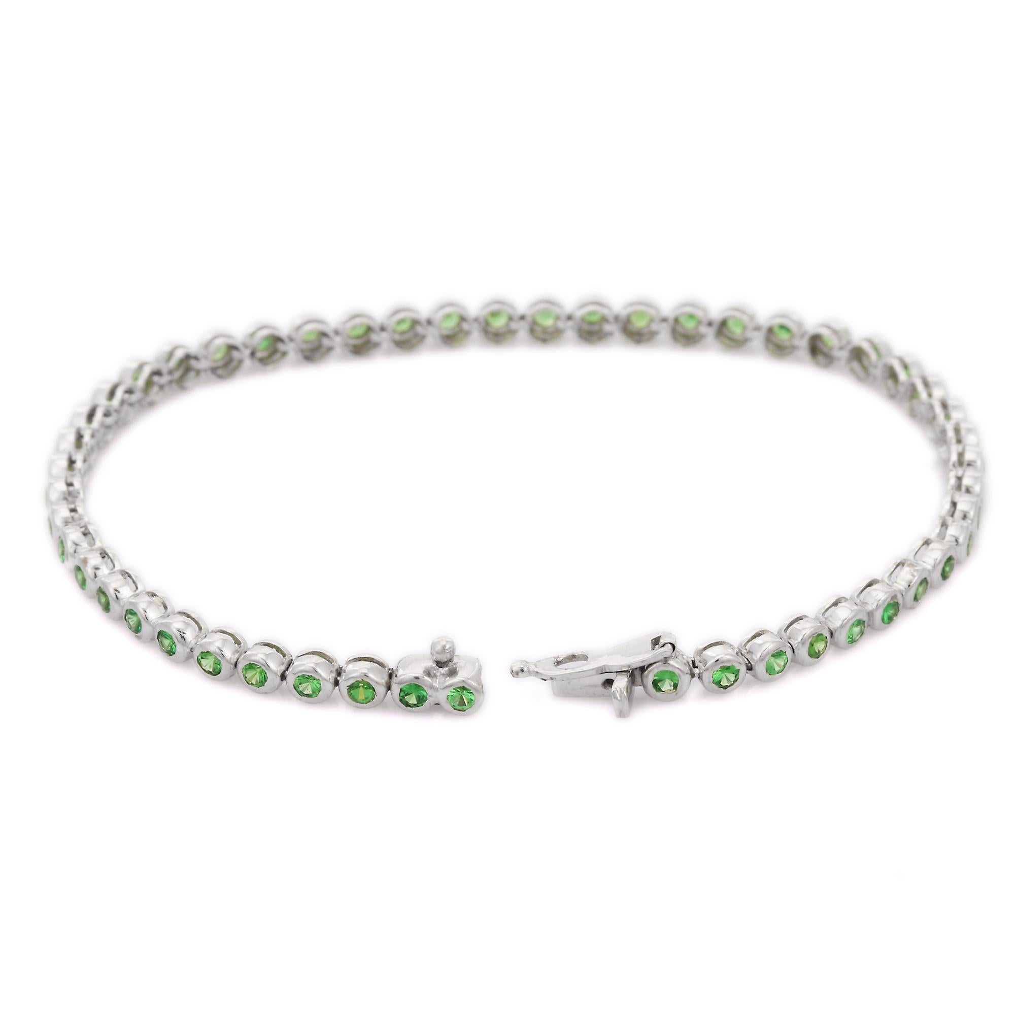 18k Solid White Gold Dainty Round Cut  Natural Tsavorite Tennis Bracelet For Her For Sale 2