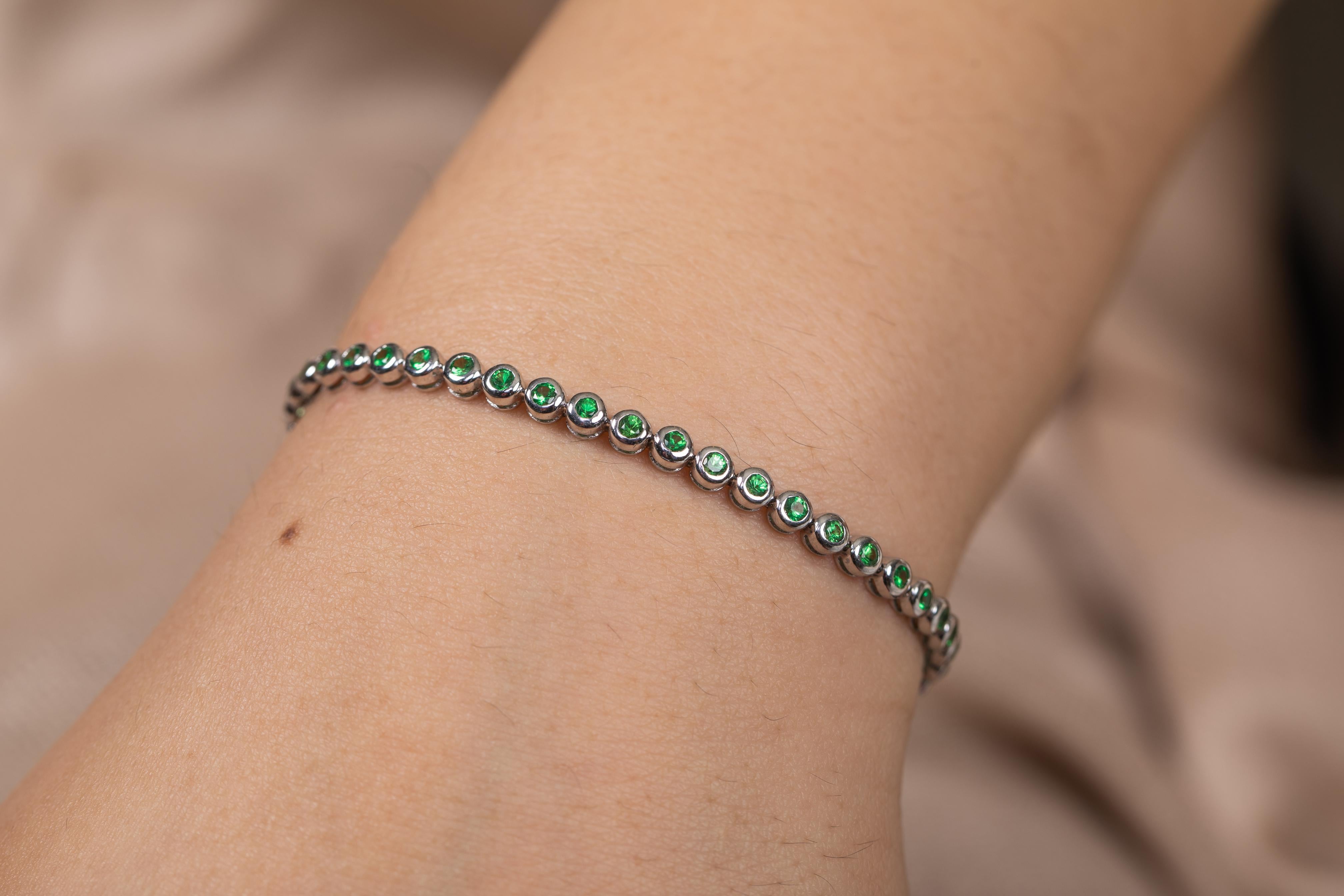18k Solid White Gold Dainty Round Cut  Natural Tsavorite Tennis Bracelet For Her For Sale 1