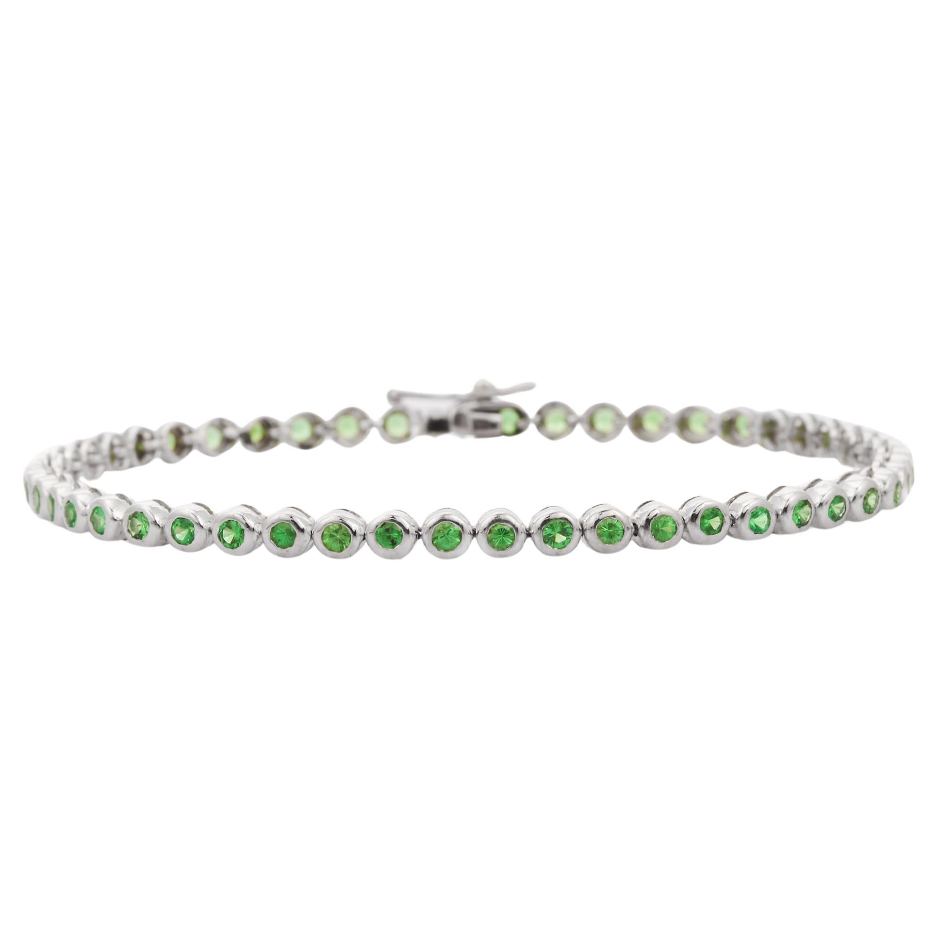 18k Solid White Gold Dainty Round Cut  Natural Tsavorite Tennis Bracelet For Her For Sale