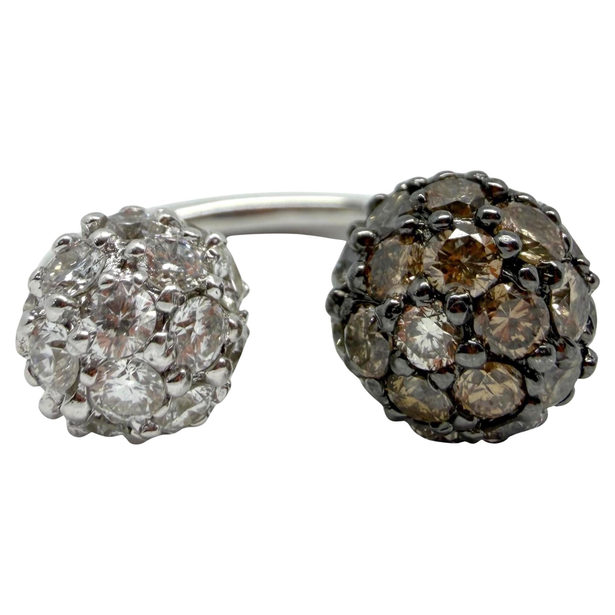 18K Weißgold Zwillingsring mit 1,10ct weißen 
2,24ct braunen Diamanten im Angebot