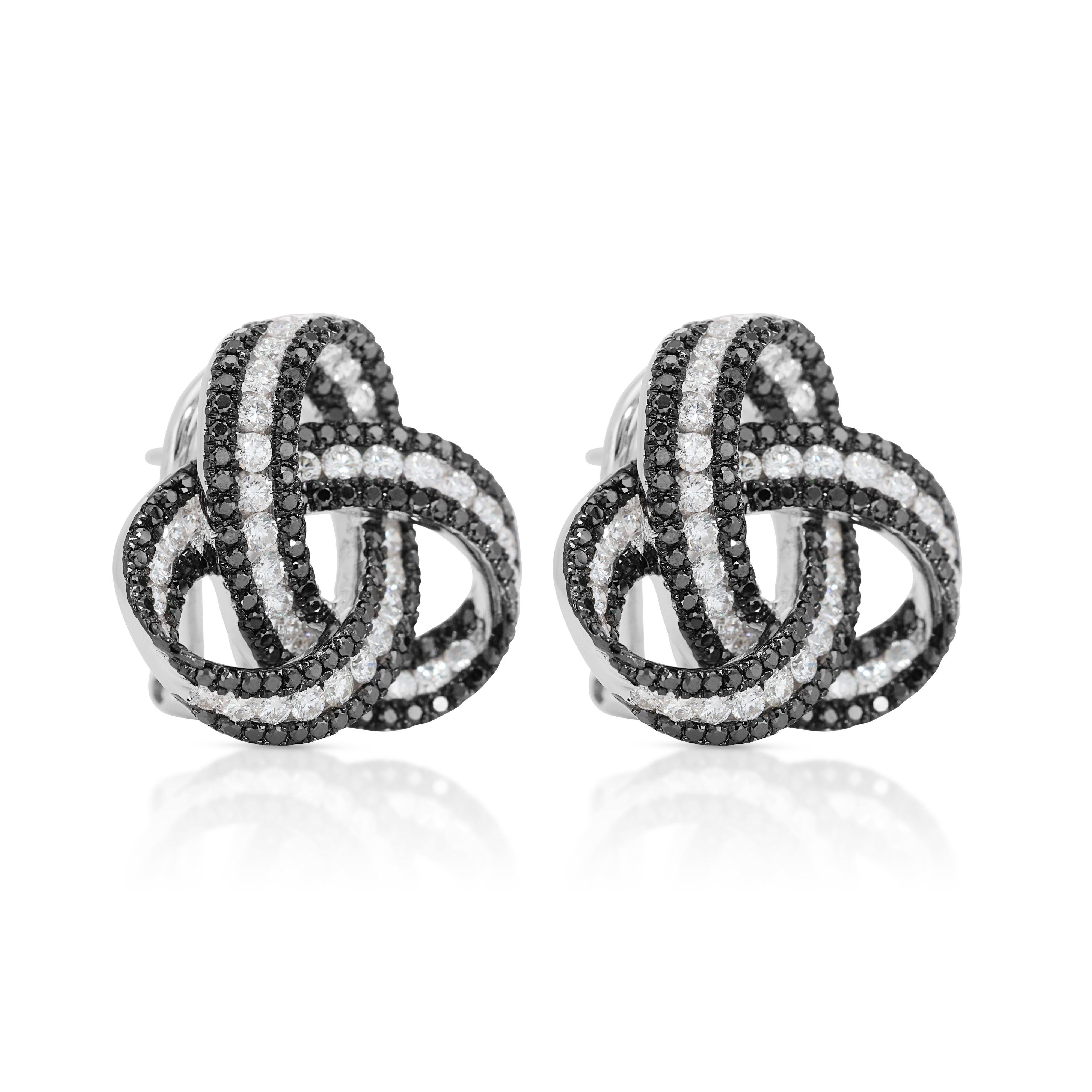 18k White Gold Twist Knot Stud Earrings with 3.85 Carat of Natural Diamonds For Sale 1