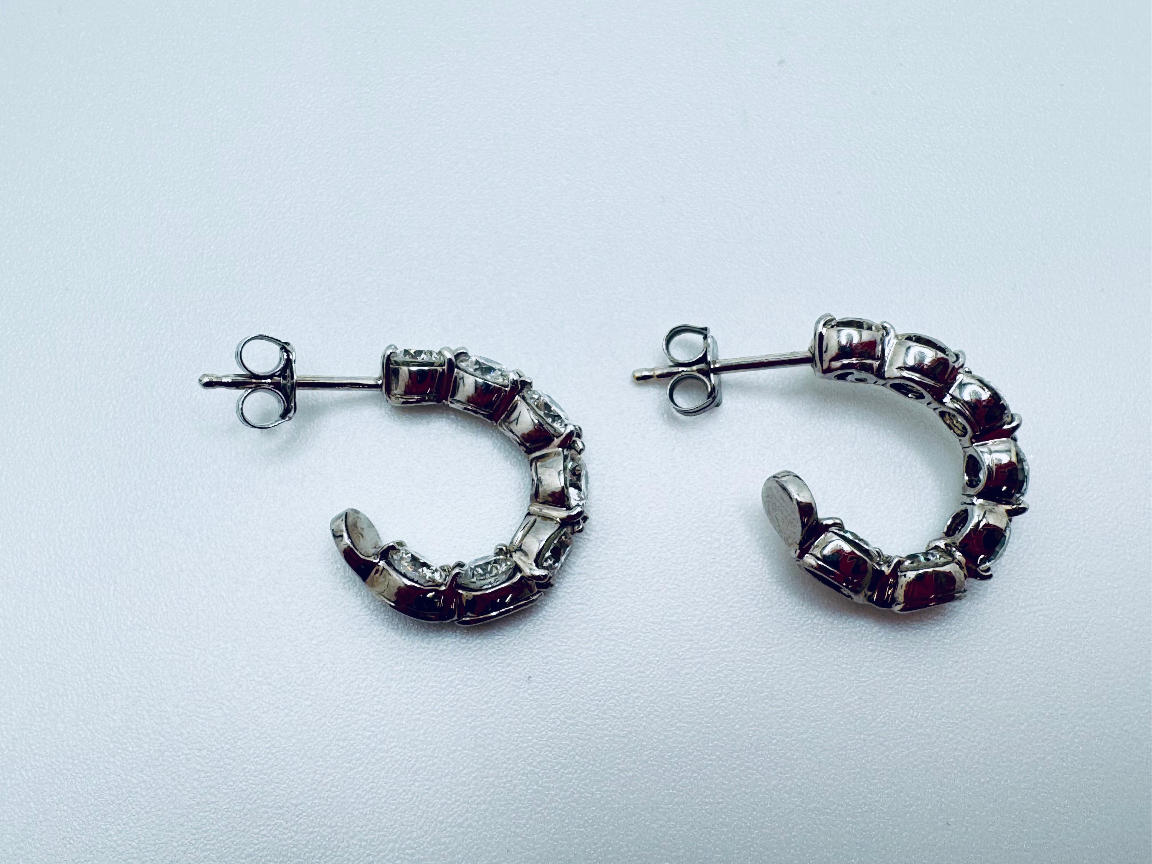 Taille ronde Boucles d'oreilles en or blanc 18K avec diamants torsadés 7.80 CTW en vente