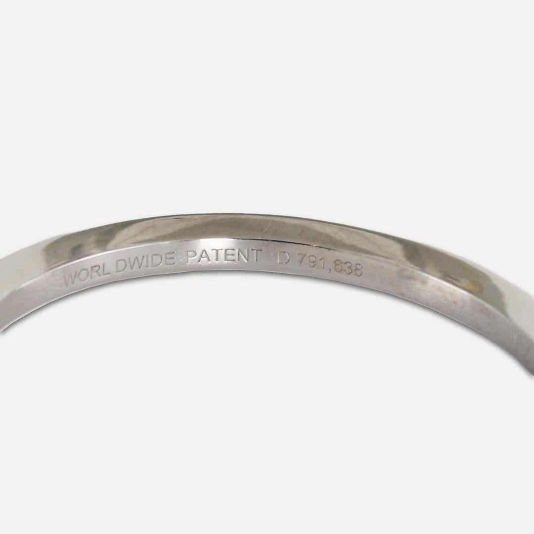 18 Karat Weißgold Tzuri „The Expression“ Diamantarmband im Angebot 1