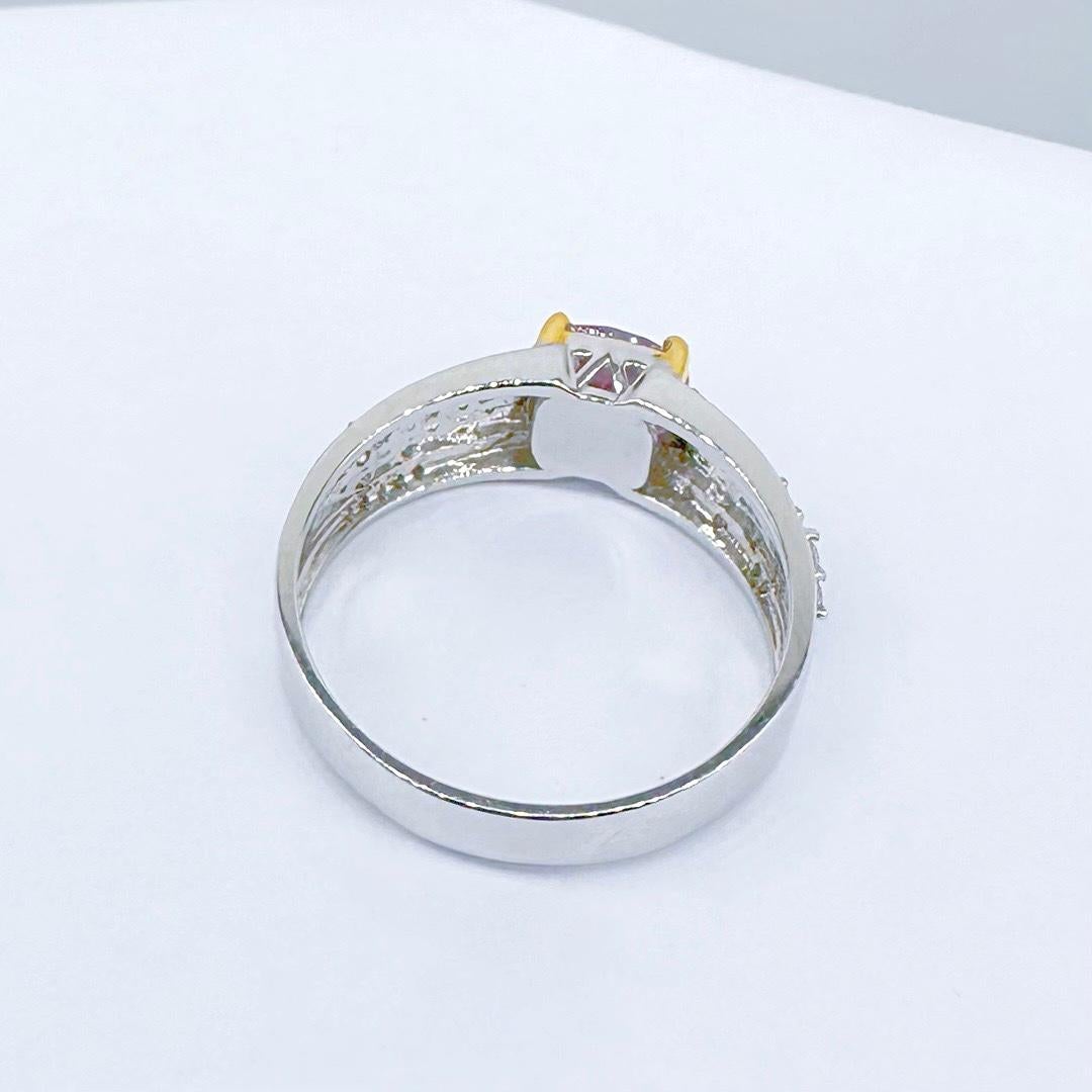 18K White Gold Unheated Purple Sapphire Ring with Diamonds In New Condition For Sale In Kowloon, HK