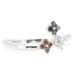 18k White Gold Unique Flower Ring with 0.09 Carat Natural Diamonds
