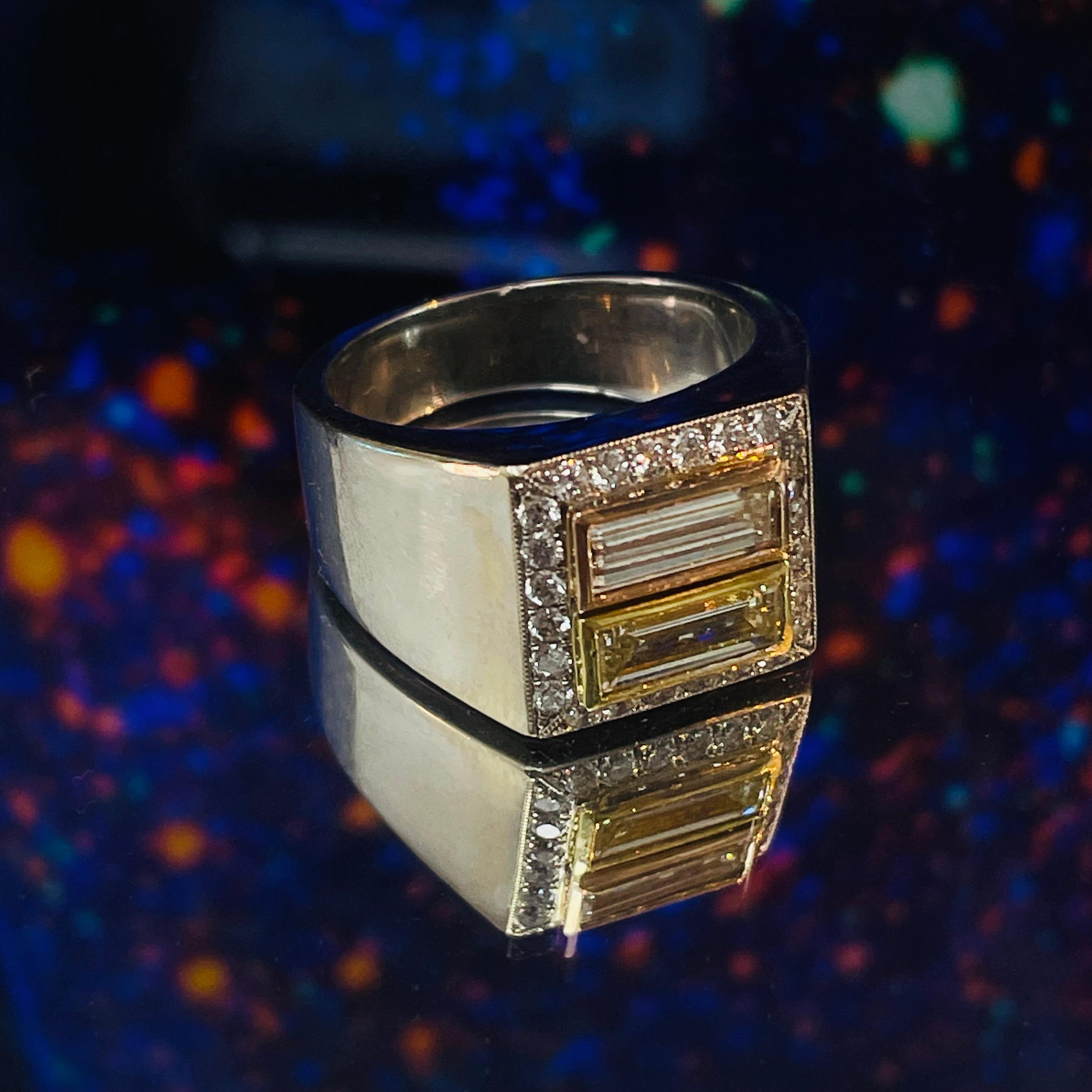 18k White Gold Unisex Baguette Ring In New Condition In New York, NY