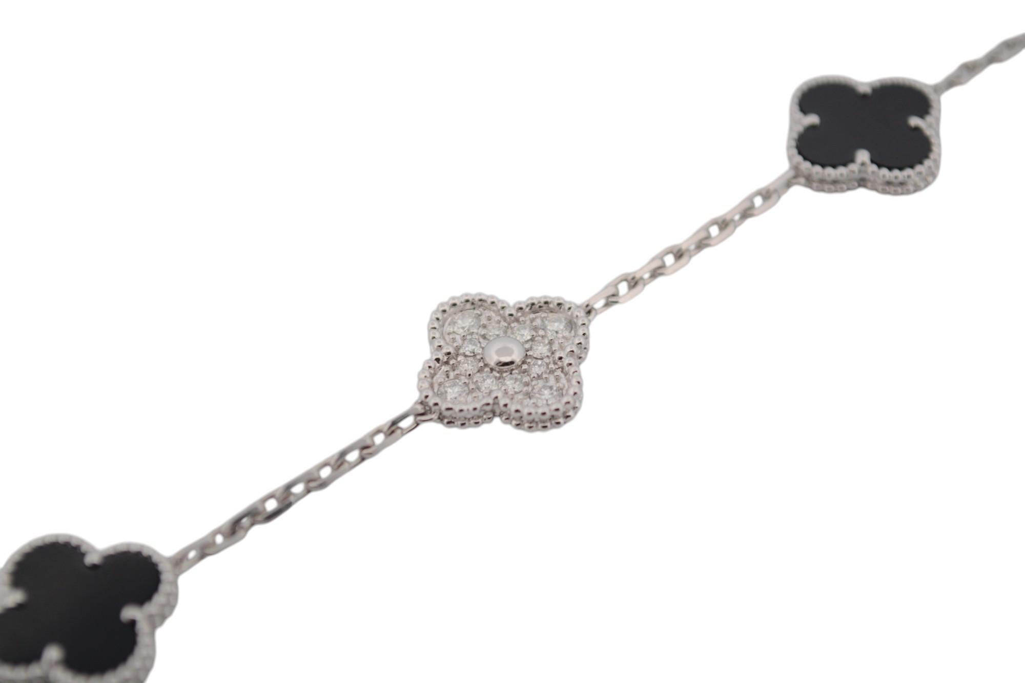 Women's or Men's 18K White Gold Van Cleef&Arpels Alhambra bracelet with onyx and diamonds
