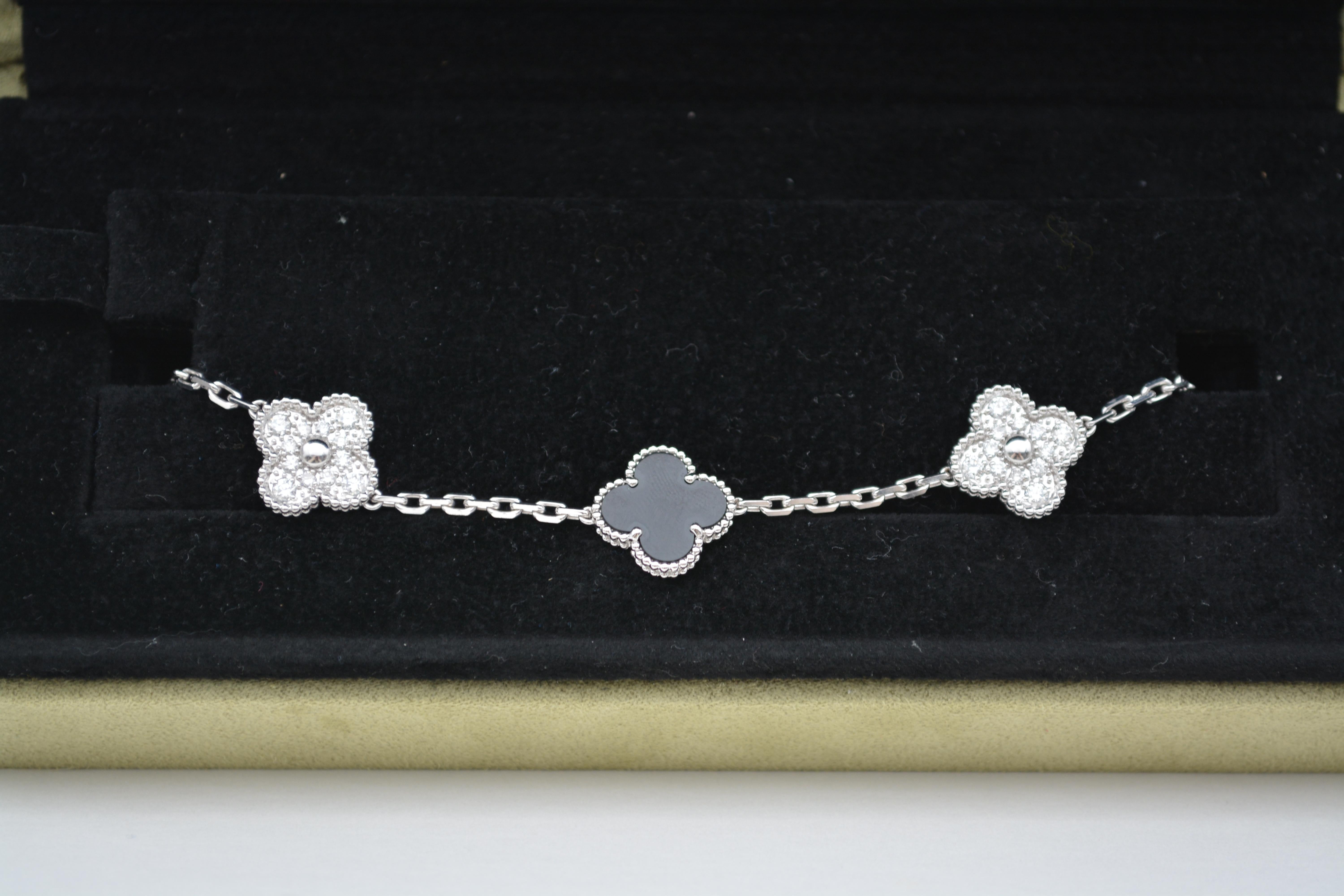 18K White Gold Van Cleef&Arpels Alhambra bracelet with onyx and diamonds 2