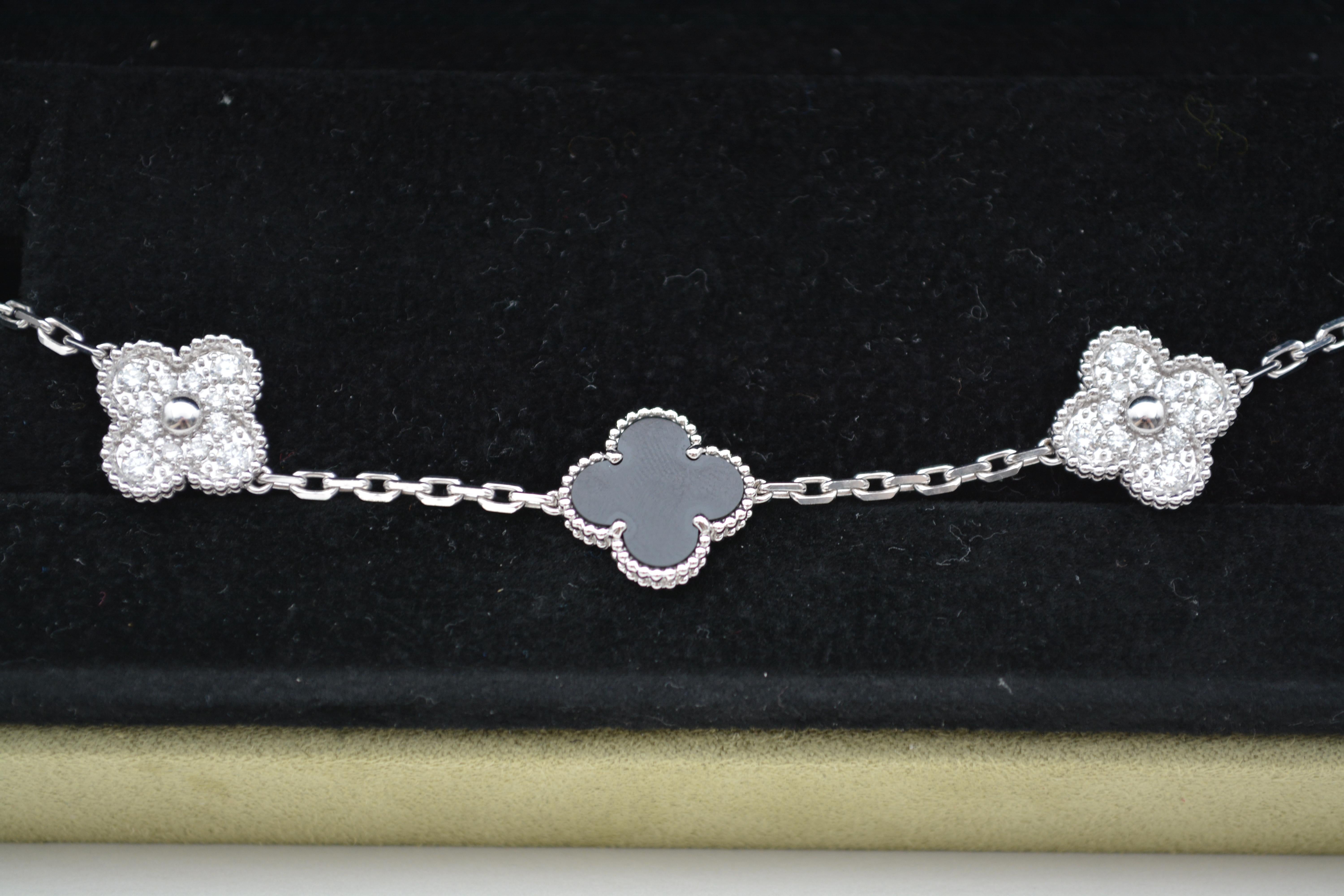 18K White Gold Van Cleef&Arpels Alhambra bracelet with onyx and diamonds 3