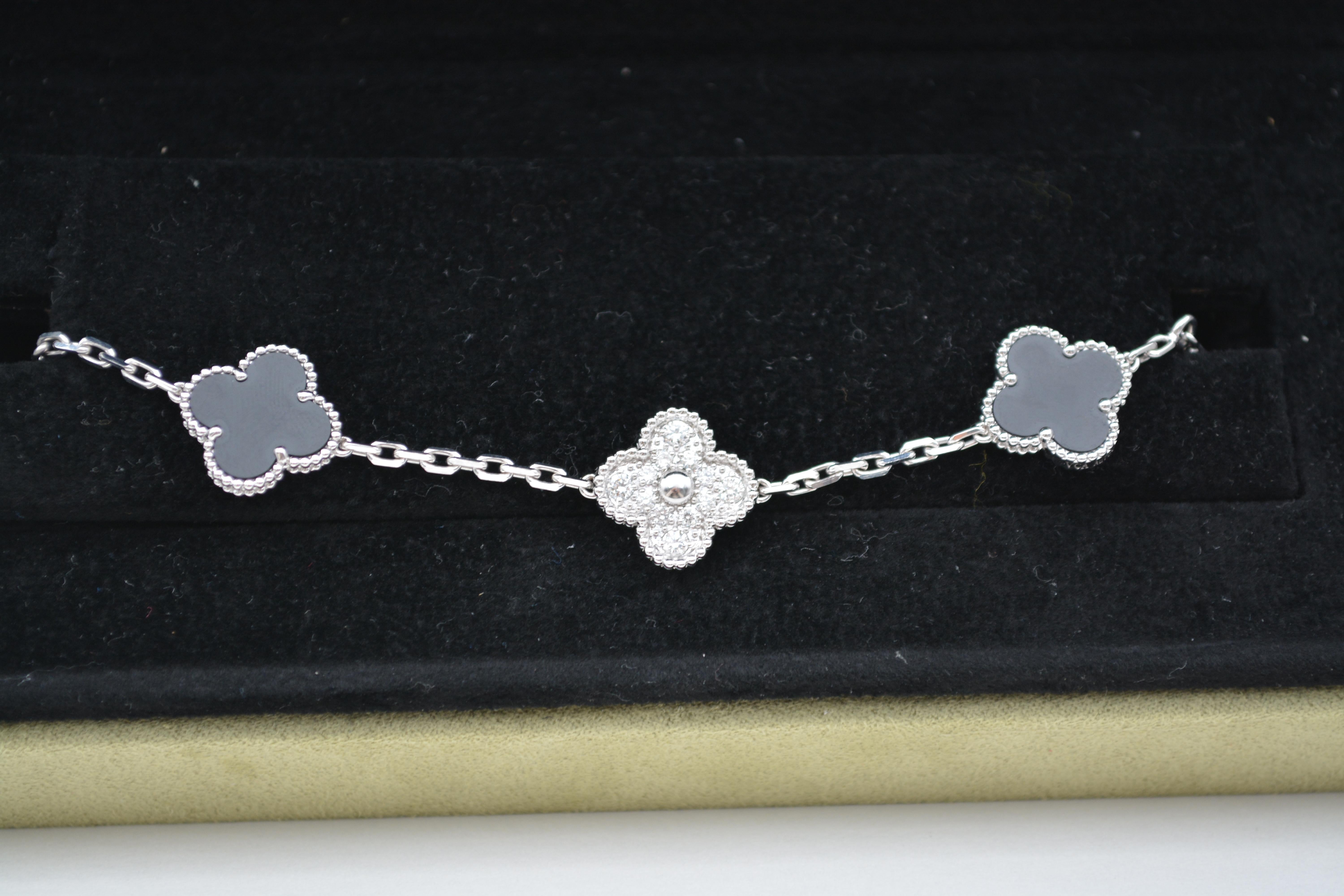 18K White Gold Van Cleef&Arpels Alhambra bracelet with onyx and diamonds 4