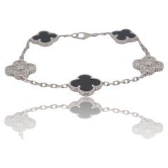 Van Cleef&Arpels Bracelet Alhambra en or blanc 18 carats avec onyx et diamants