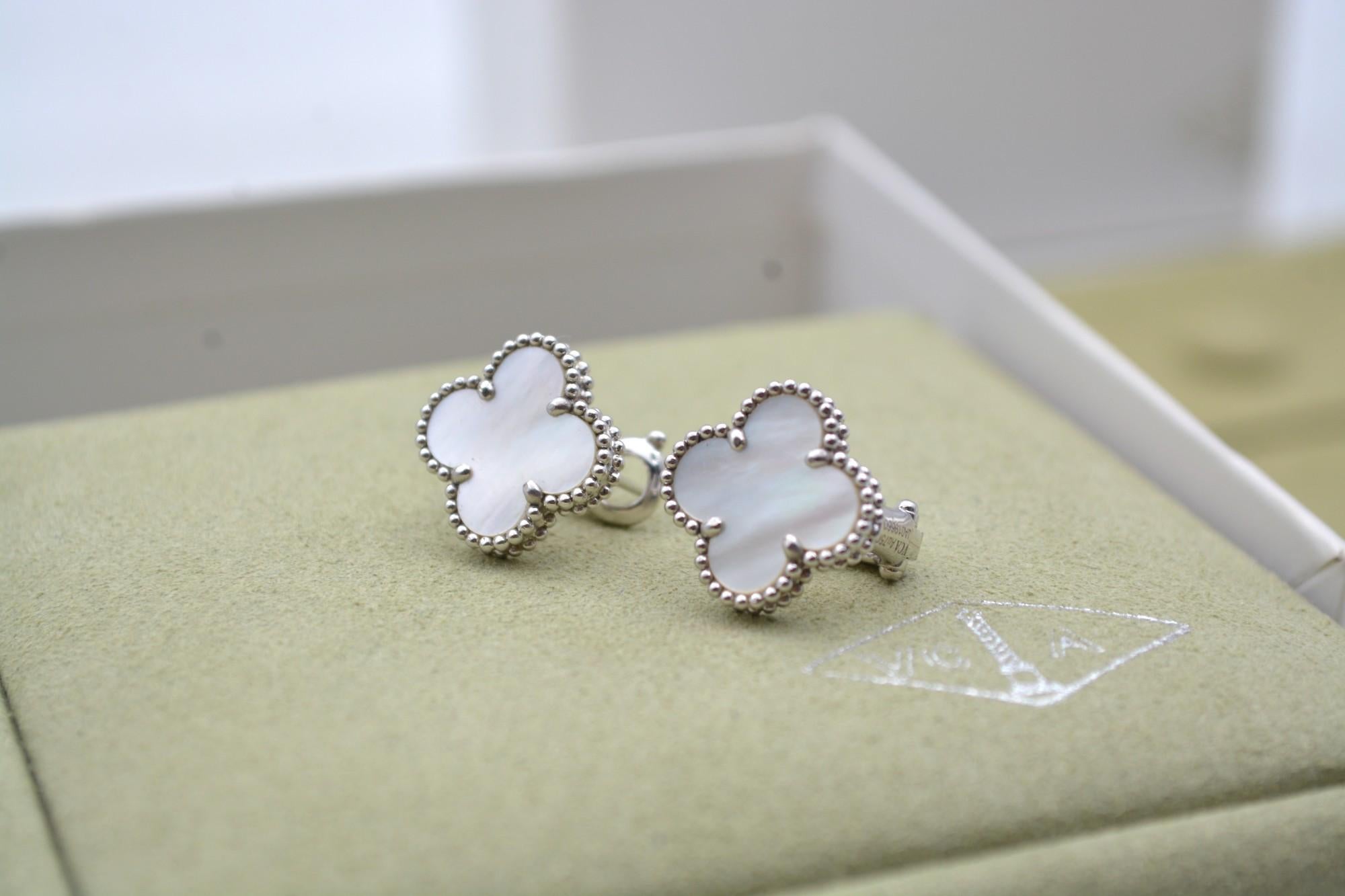 De las mujeres Pendientes Alhambra Vintage Van Cleef & Arpels de oro blanco de 18 quilates con mopa