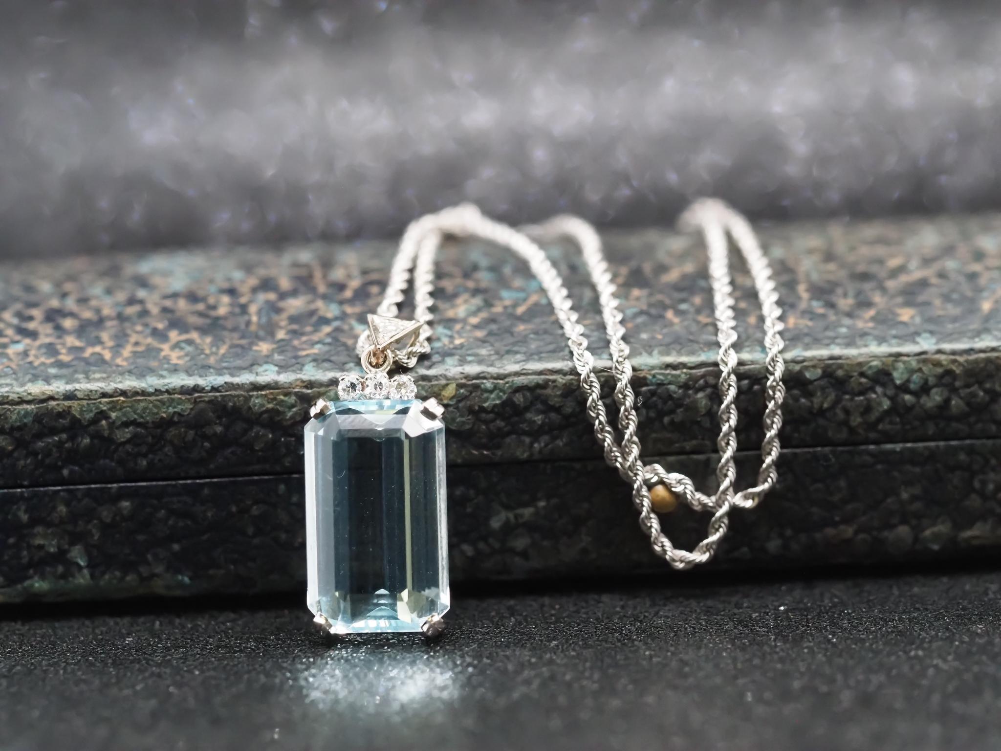Emerald Cut 18K White Gold Vintage Aquamarine and Diamond Pendant Necklace For Sale