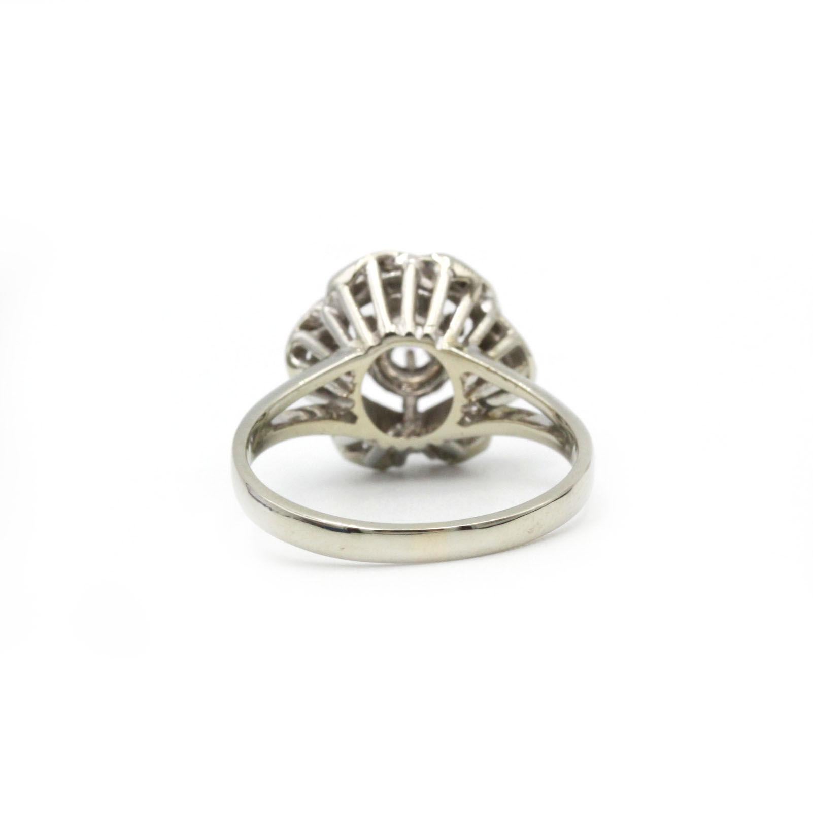 18 Karat Weißgold Vintage Diamantring mit Blumenmotiv und Diamantring im Zustand „Gut“ im Angebot in MONTMORENCY, FR