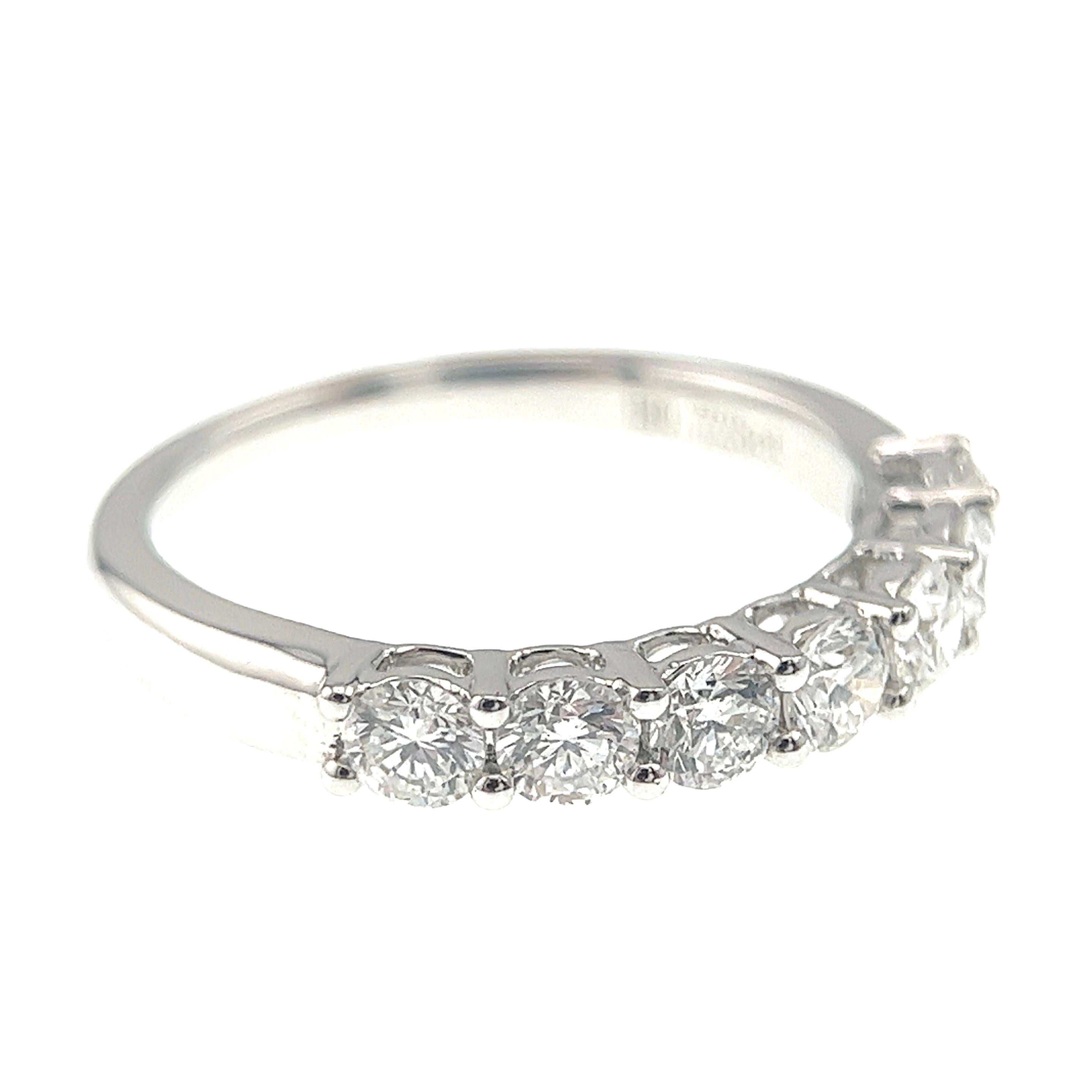 18K White Gold VS Diamond Classic Design Engagement Fashion Ring

7 Diamonds - 0.723 CT 
(F Color, VS Clarity Grade)
18K White Gold - 2.80 GM

Engagement Ring & Lovers' Gift.

Professional Diamond Jewelry Manufacturer & Workshop

Embrace the beauty