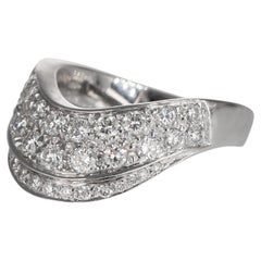 Anello a onda in oro bianco 18 carati con pavé di diamanti