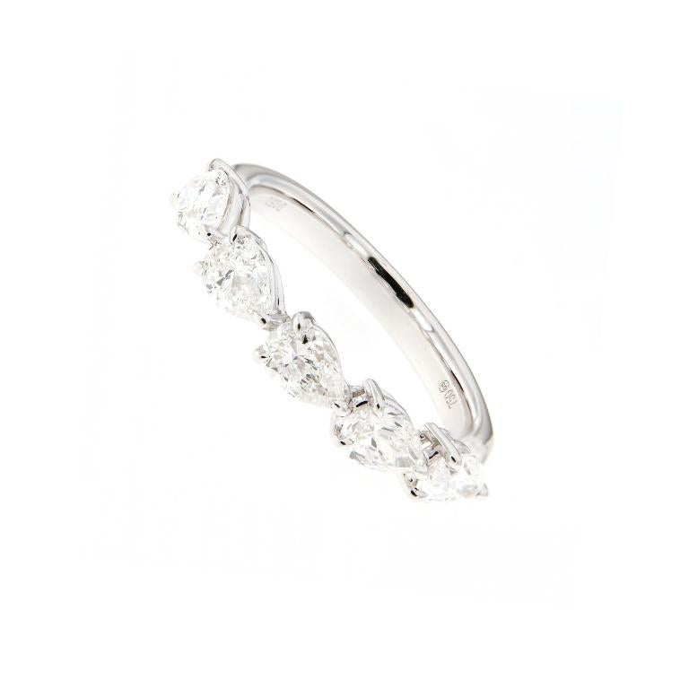 Moderno Fascia nuziale in oro bianco 18 carati: Premium - Pera Est-Ovest a punte condivise (GIA) in vendita