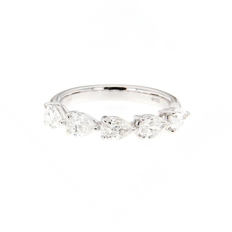 Taglio a goccia Fascia nuziale in oro bianco 18 carati: Premium - Pera Est-Ovest a punte condivise (GIA) in vendita