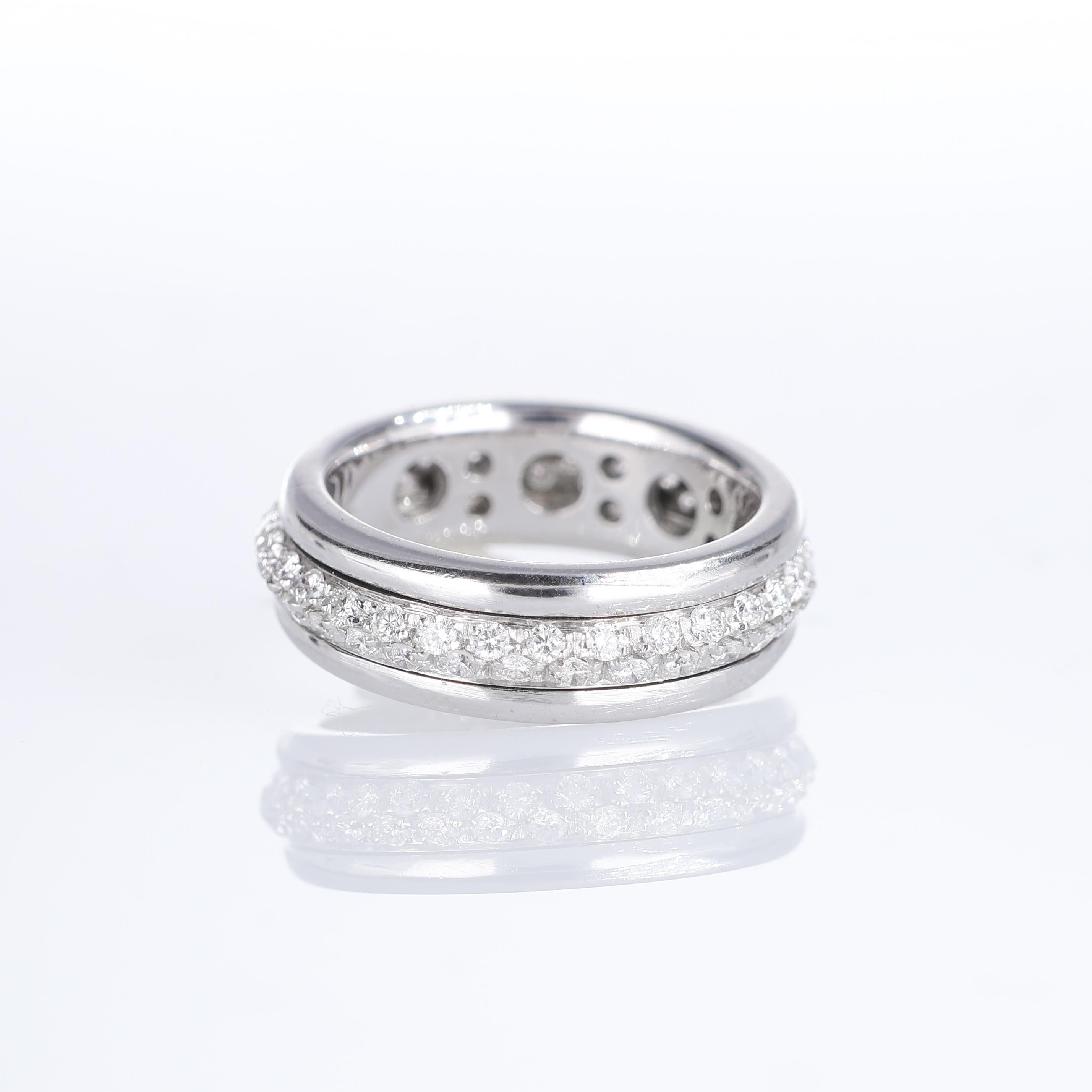 Brilliant Cut 18K White Gold Wedding Band with Central Diamond Row For Sale