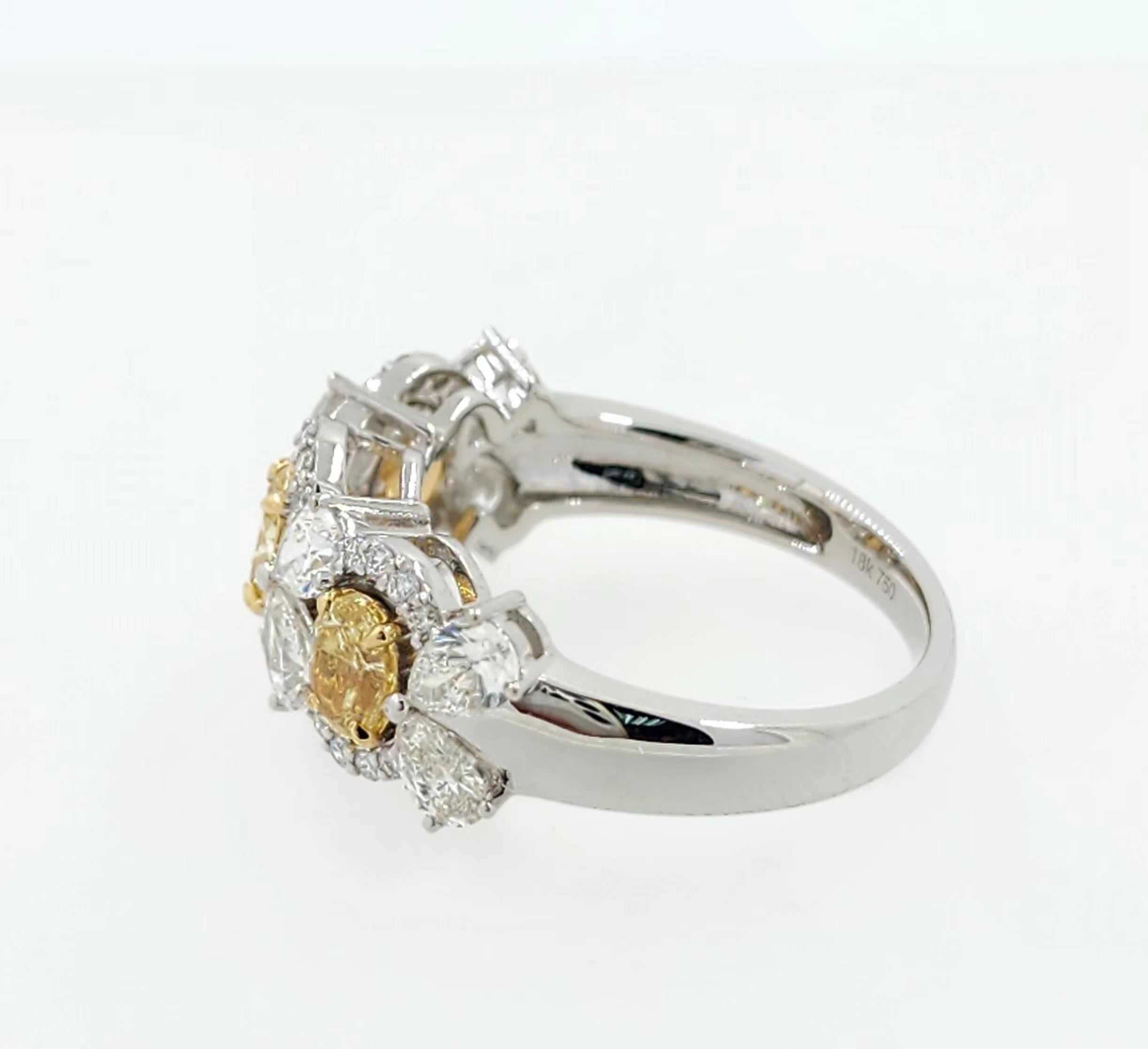 Women's IGI Certified 2.33 Carat Yellow Diamond Fancy Diamond Ring in 18 Karat Gold For Sale