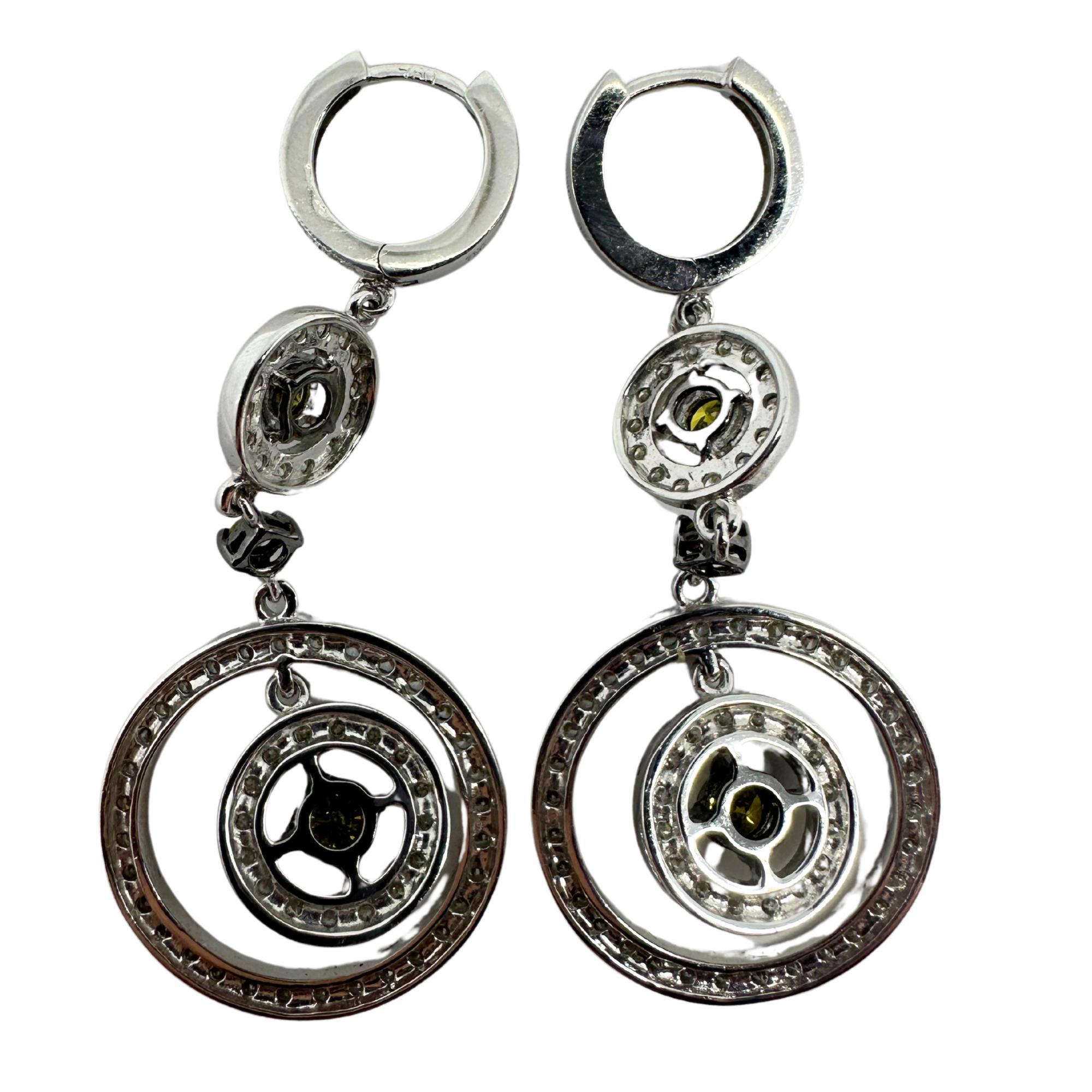 18K White Gold White and Yellow Diamond Drop Earrings For Sale 1