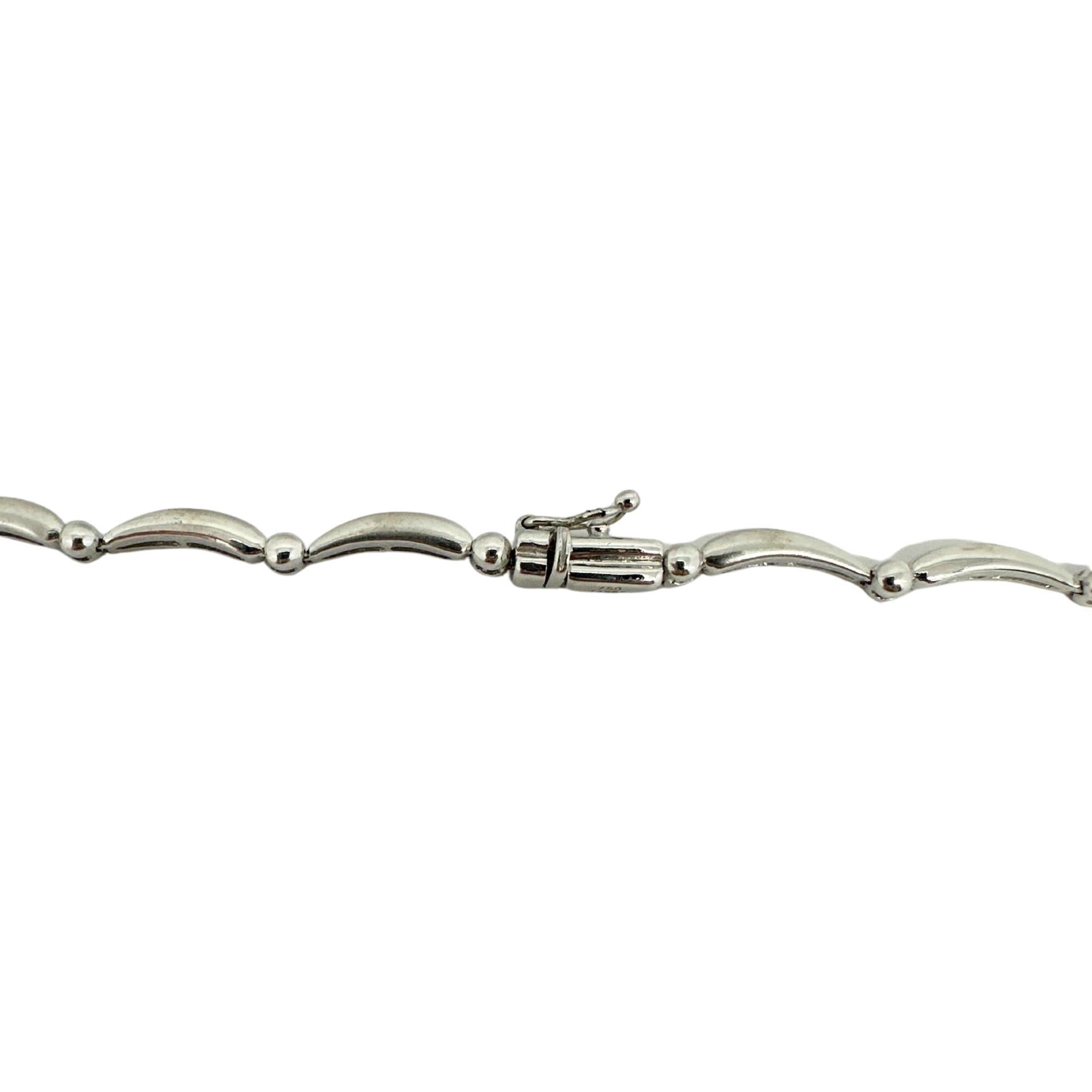18K Weißgold Weißer Diamant und Briolette Schwarzer Diamant Schleife Halskette im Angebot 1