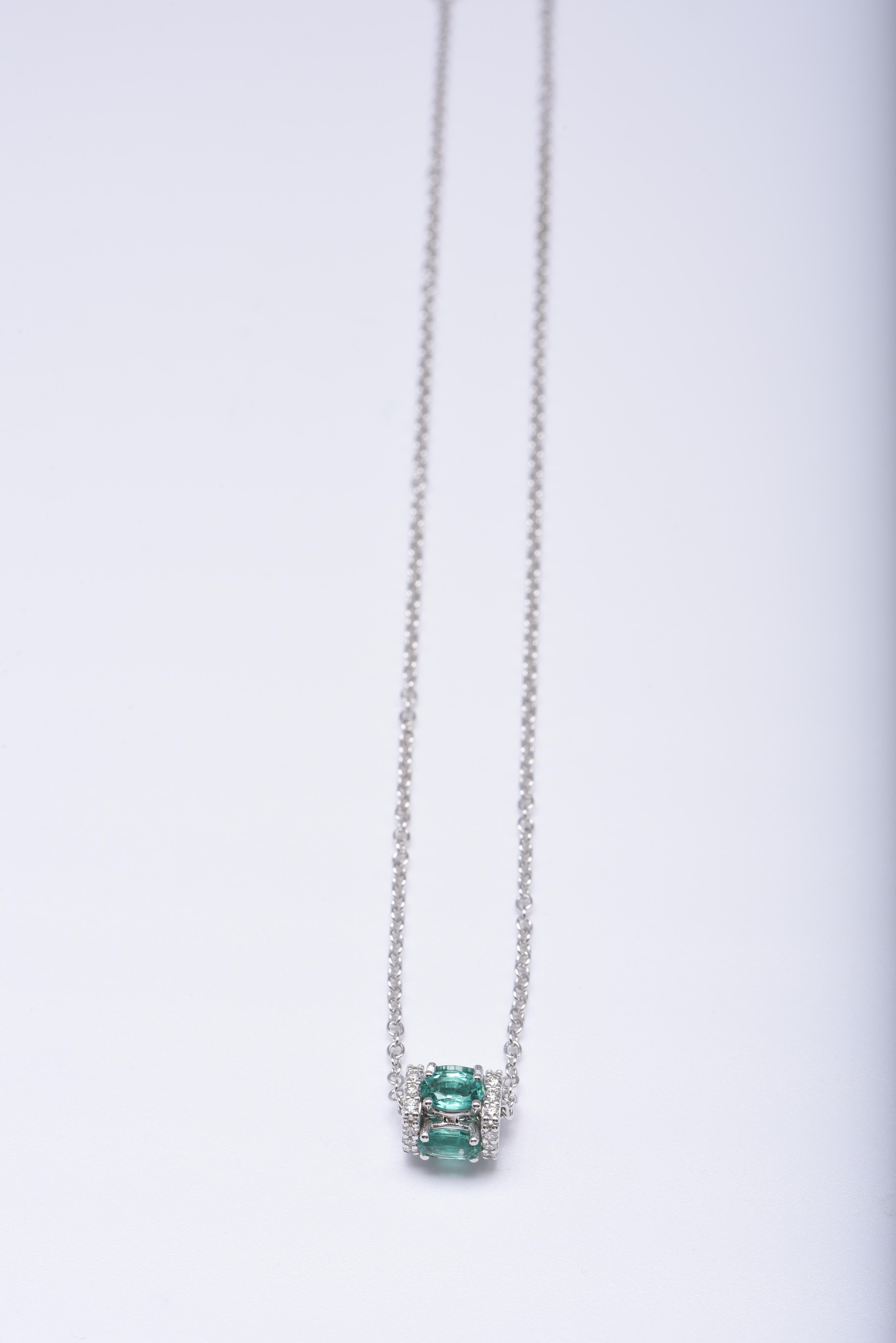 18k White Gold, White Diamond, and Emerald Pendant In New Condition For Sale In Huntington, NY