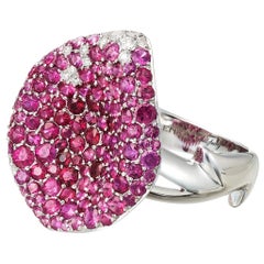 18 Karat White Gold White Diamonds Rubies Ring