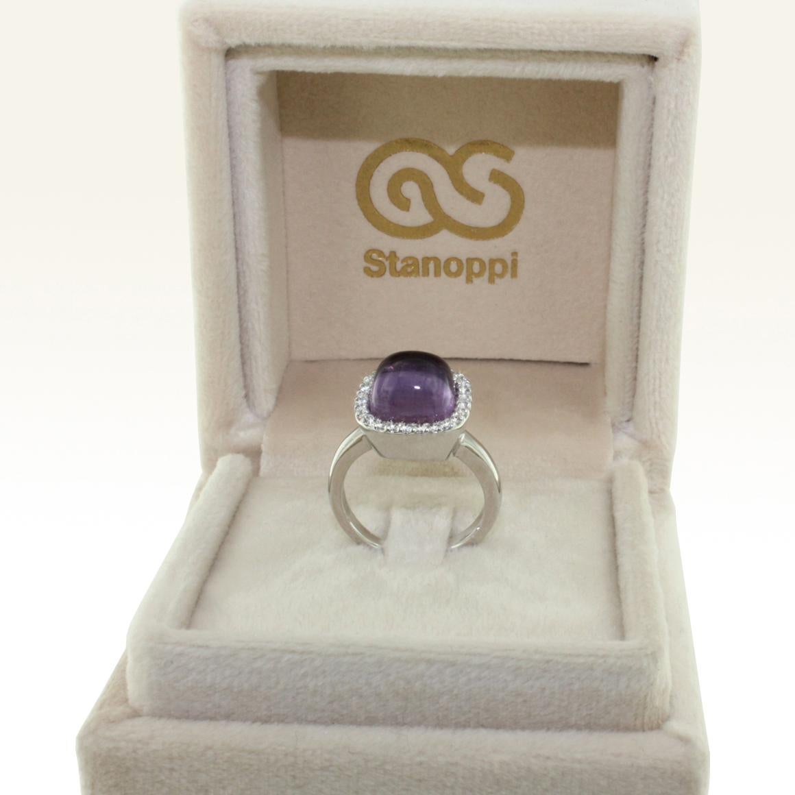 Women's or Men's 18 Karat White Gold with Amethyst and White Diamond Ring For Sale