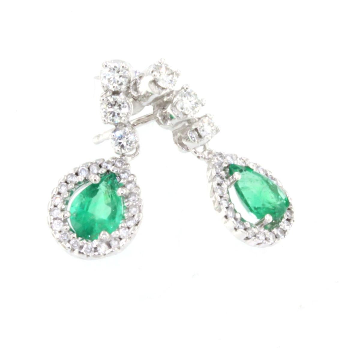 18k White Gold with Emerald and White Diamonds Earrings In New Condition For Sale In GALLARATE, IT