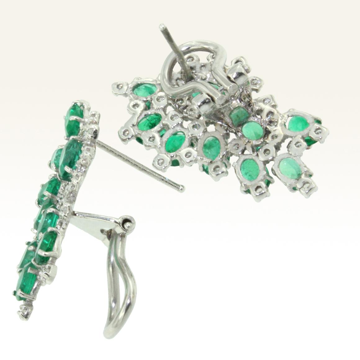 Oval Cut 18 Karat White Gold with Green Emeralds White Diamonds Amazing Elegant Earrings For Sale