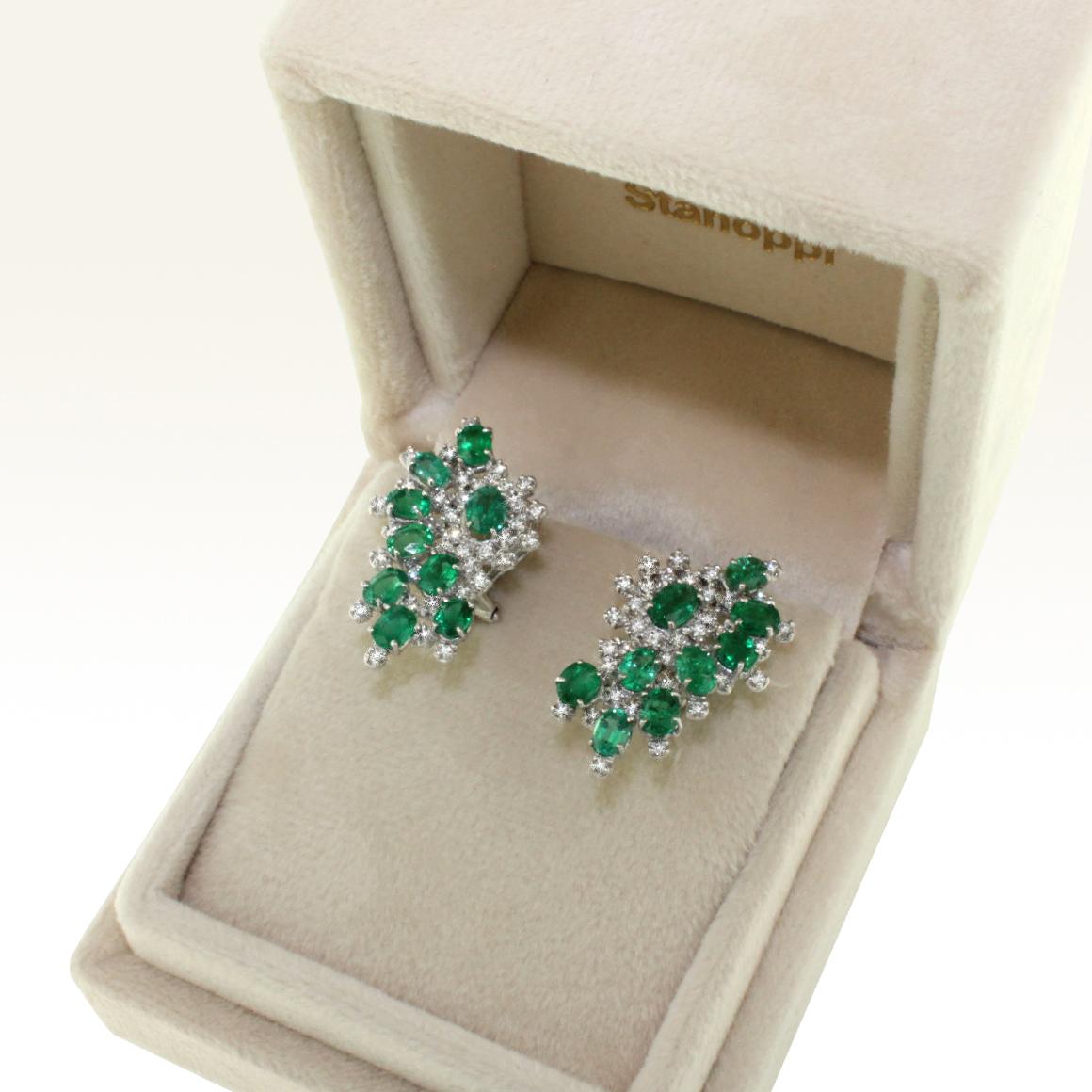 18 Karat White Gold with Green Emeralds White Diamonds Amazing Elegant Earrings For Sale 1