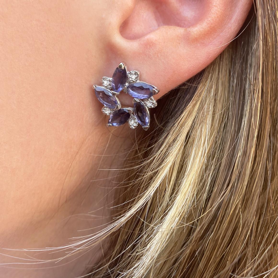 Sunflower collection, sophisticated designs with natural stones , suitaible for any occasion.
Made in Italy by Stanoppi Jewellery since 1948
Earring in 18k white gold with Iolite ( marquise cut, size:  4x6mm) and white Diamonds cts 0.06 VS colour