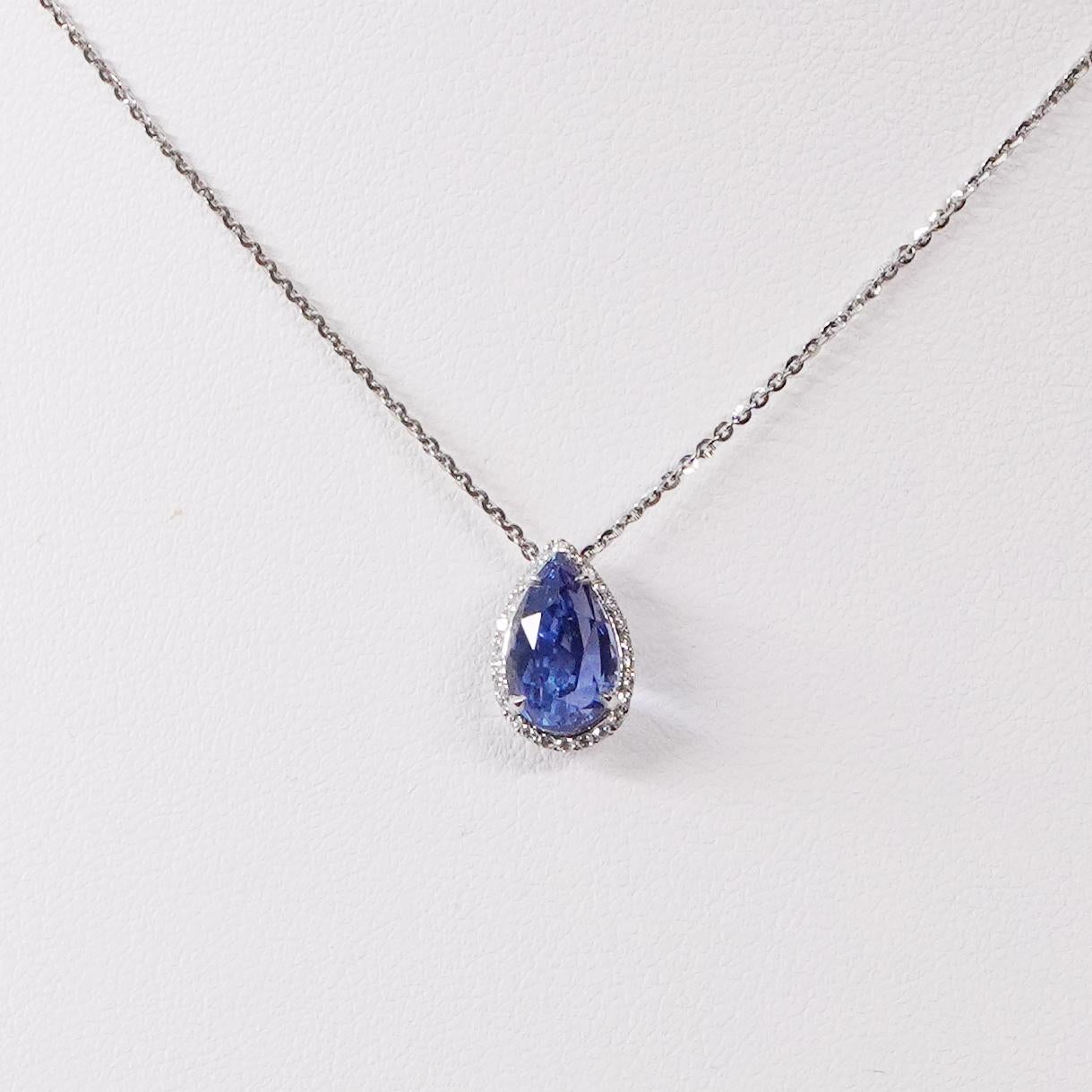 18K White Gold Necklace With Sapphire 2.82 ct. In New Condition For Sale In New York, NY
