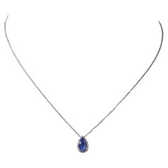 Collana in oro bianco 18K con zaffiro da 2,82 carati.