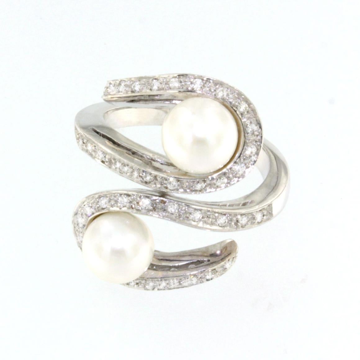 Modern 18k White Gold with White Pearls and White Diamonds Ring For Sale