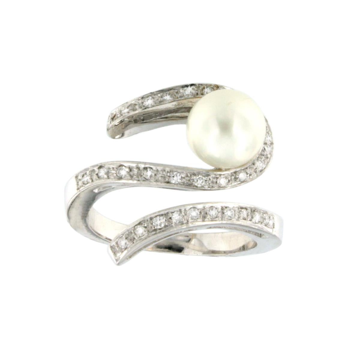 18k White Gold with White Pearls and White Diamonds Ring For Sale