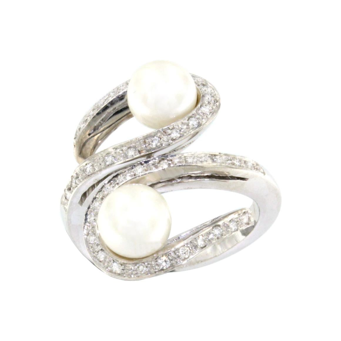 18k White Gold with White Pearls and White Diamonds Ring For Sale