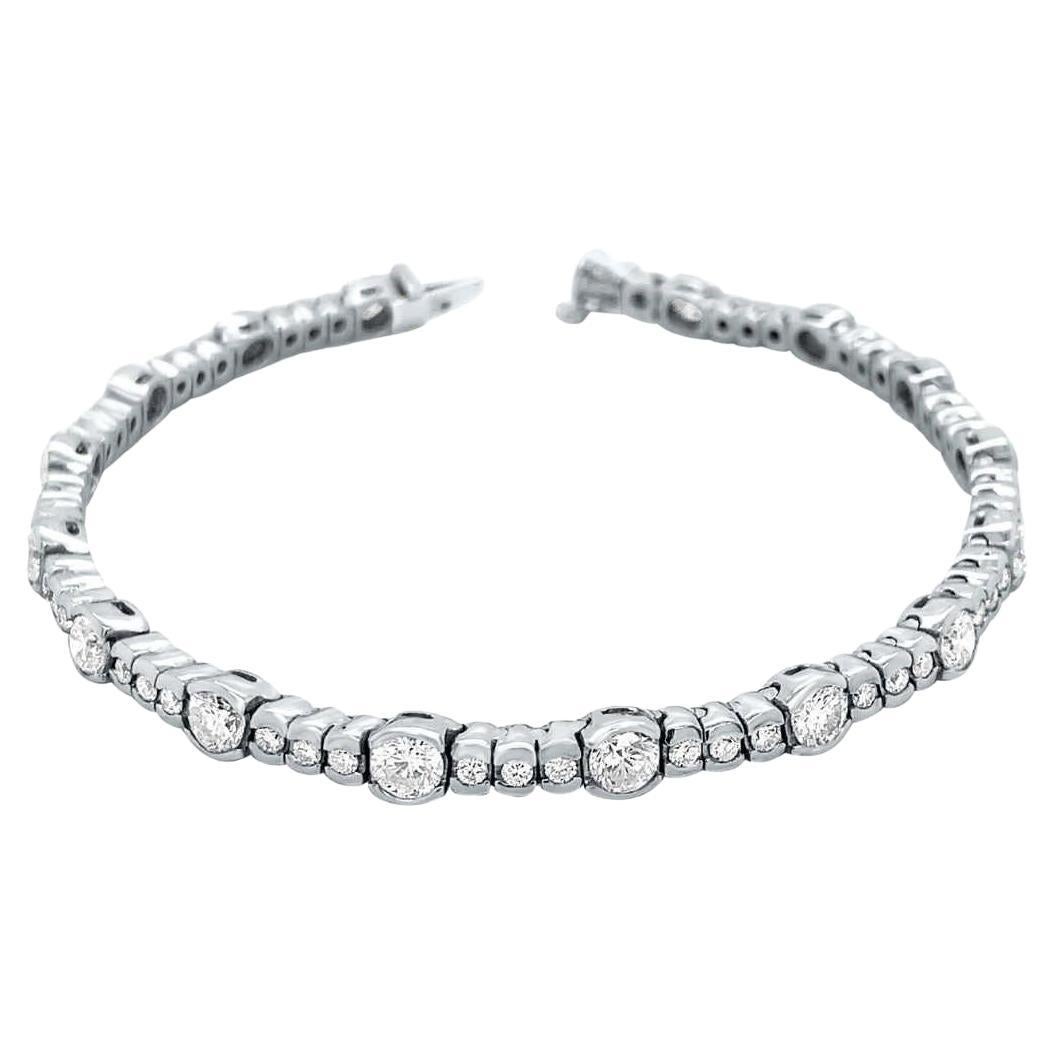 18K White Gold Women's Round Brilliant Diamond Half-Bezel Tennis Bracelet For Sale