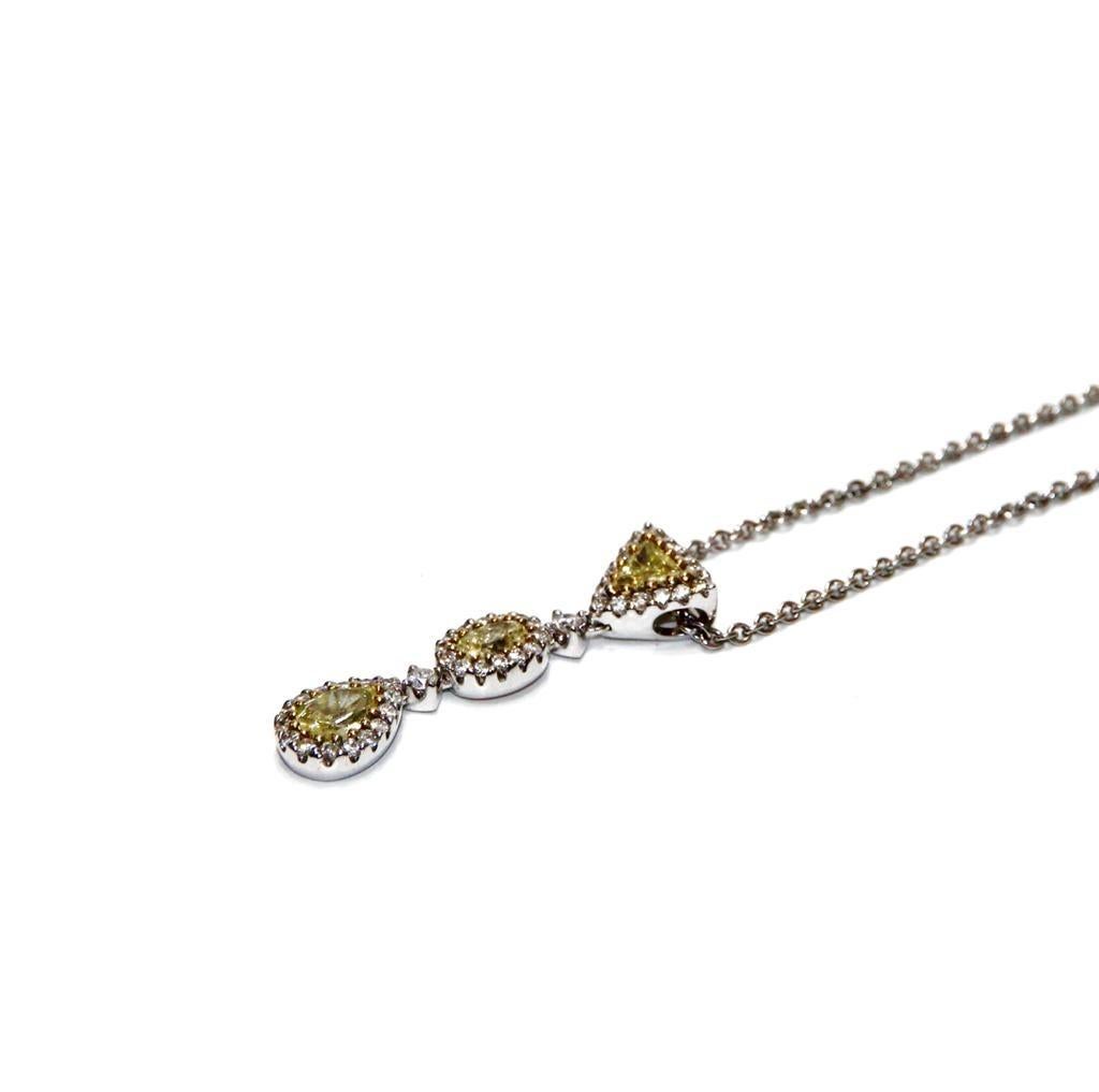 Halskette aus 18 Karat Weißgold mit gelben und weißen Diamanten
Weiße Diamanten 0,69ctw
Gelbe Diamanten 1,38ctw
Kinn 16