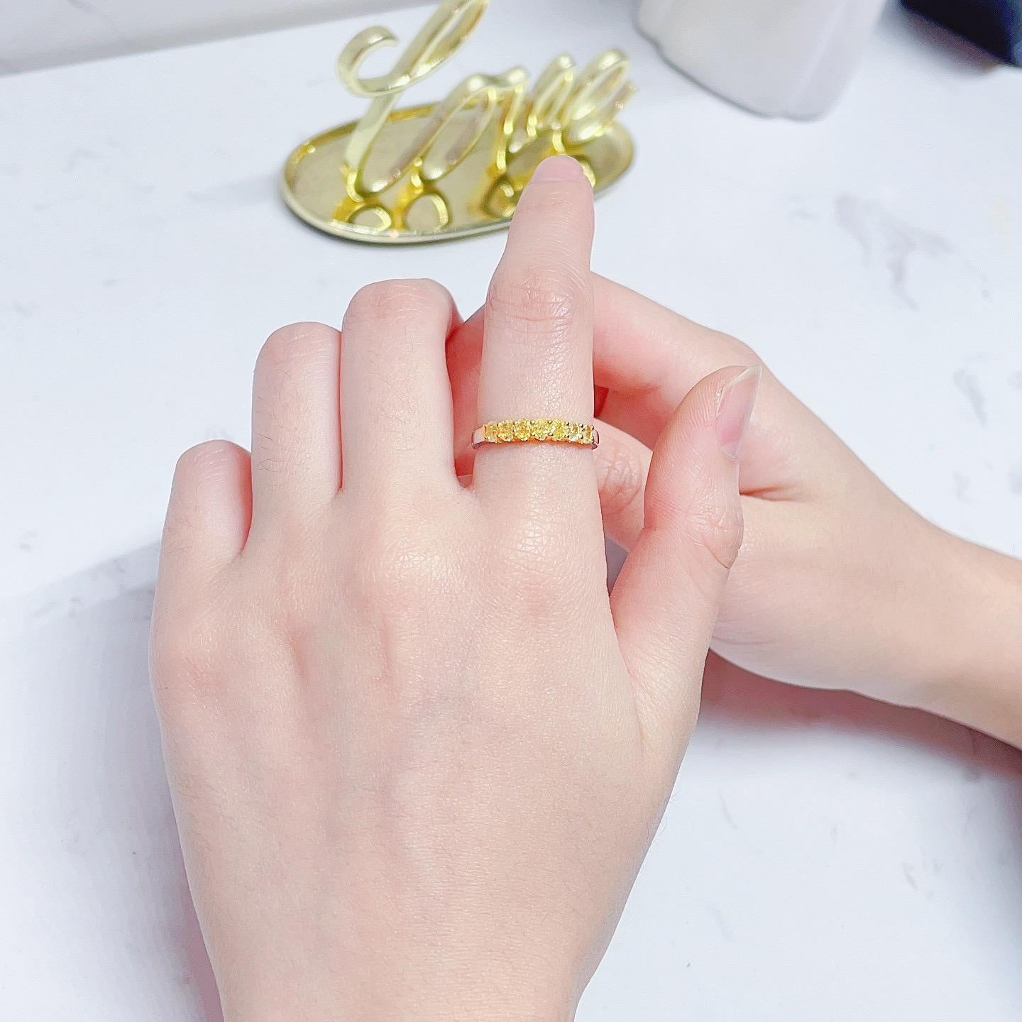 Bague en or blanc 18K avec diamant jaune Unisexe en vente