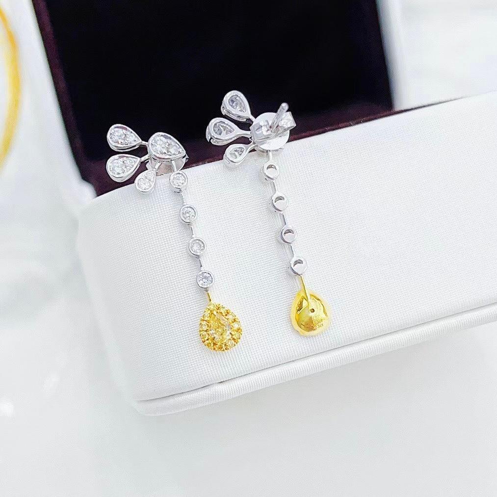 Taglio a goccia Orecchini a goccia con diamante giallo e diamante in oro bianco 18 carati in vendita